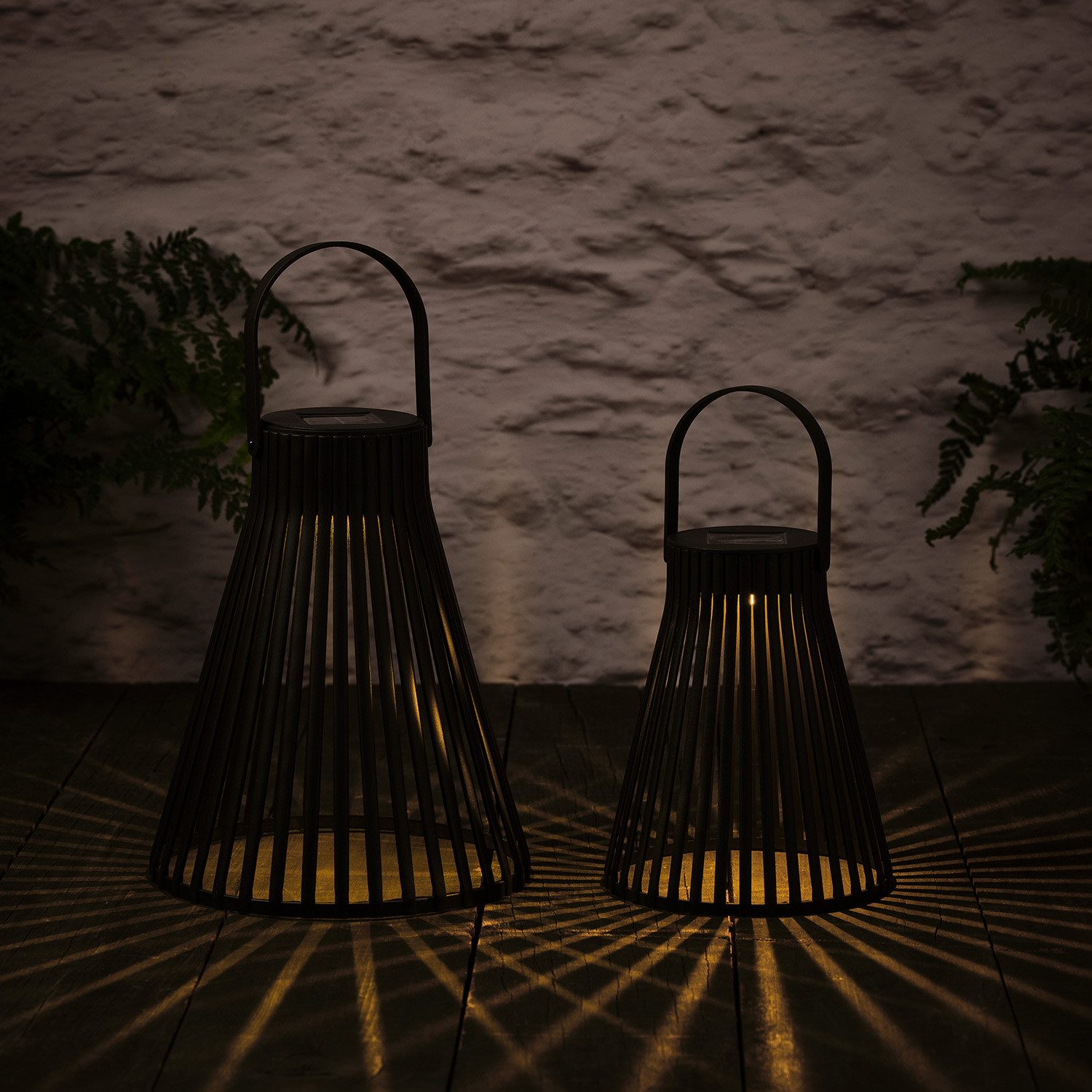 Lights4fun LED Laterne 2er Set Solar Laternen Rattan schwarz