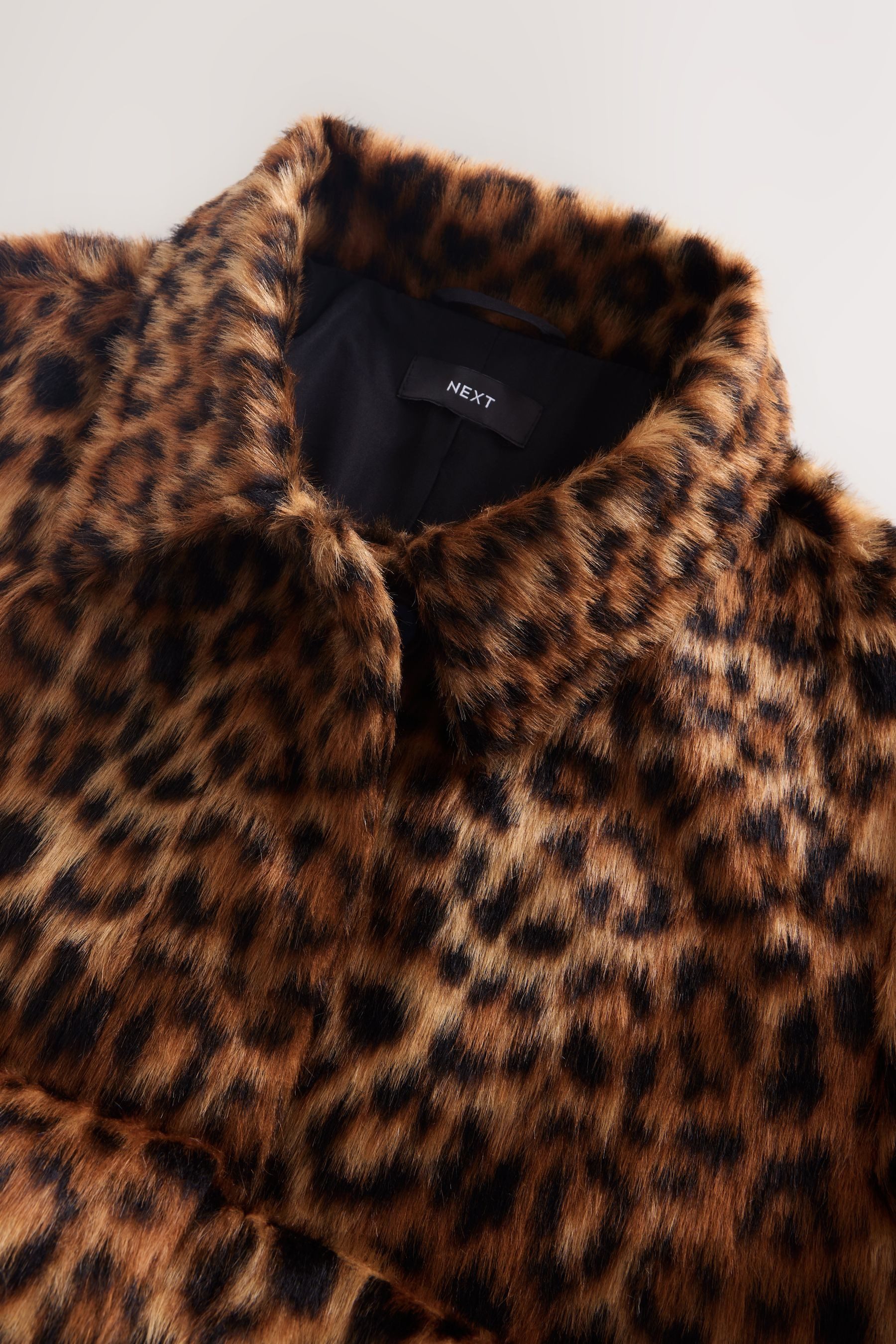Next Fellimitatmantel Langer Mantel aus Kunstfell (1-tlg)
