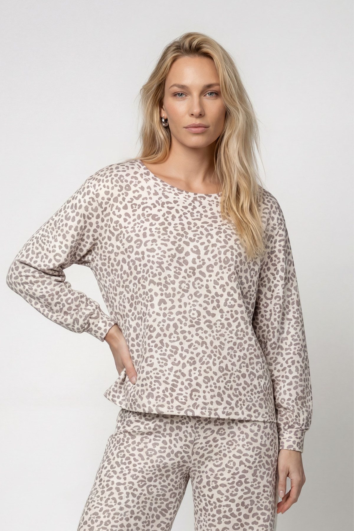 Monari Sweatshirt Sweatshirt Leo allover Regular fit mit Leomuster