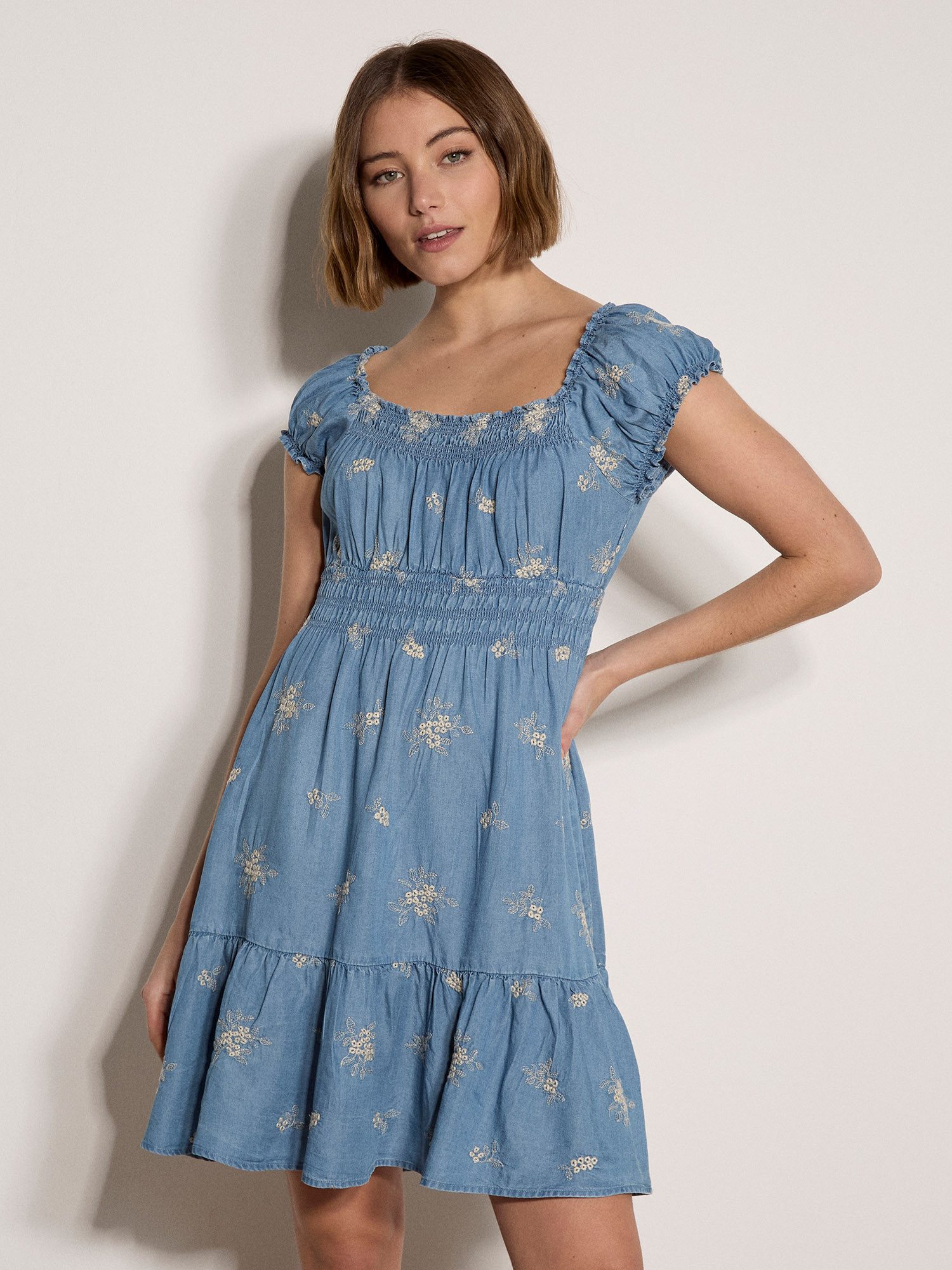 Apricot Minikleid Denim Blumen-Stickerei Kleid mit Blumenstickerei