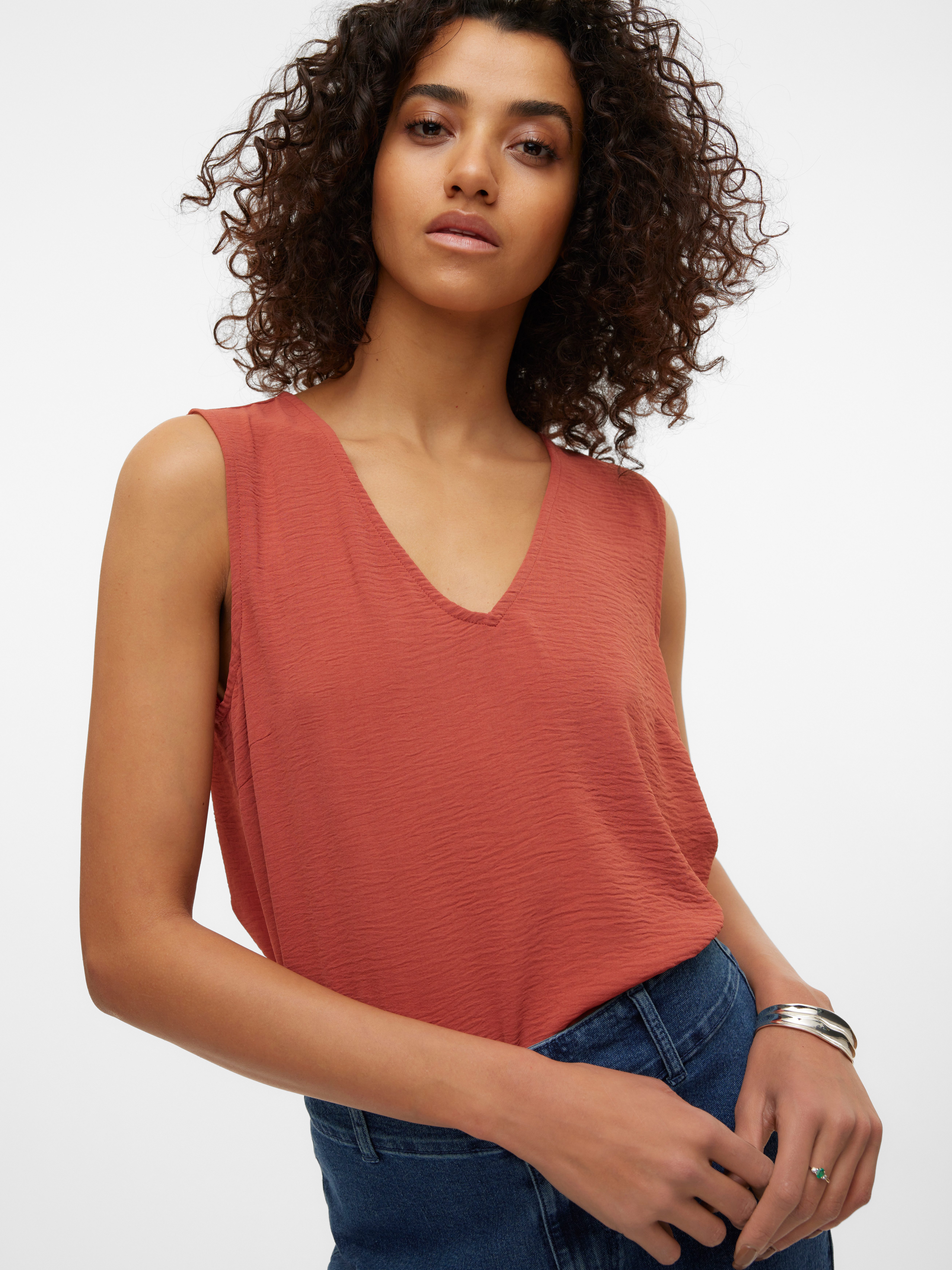 Vero Moda Shirttop VMALVA S/L V-NECK TOP WVN NOOS Kunstfaser, regular fit