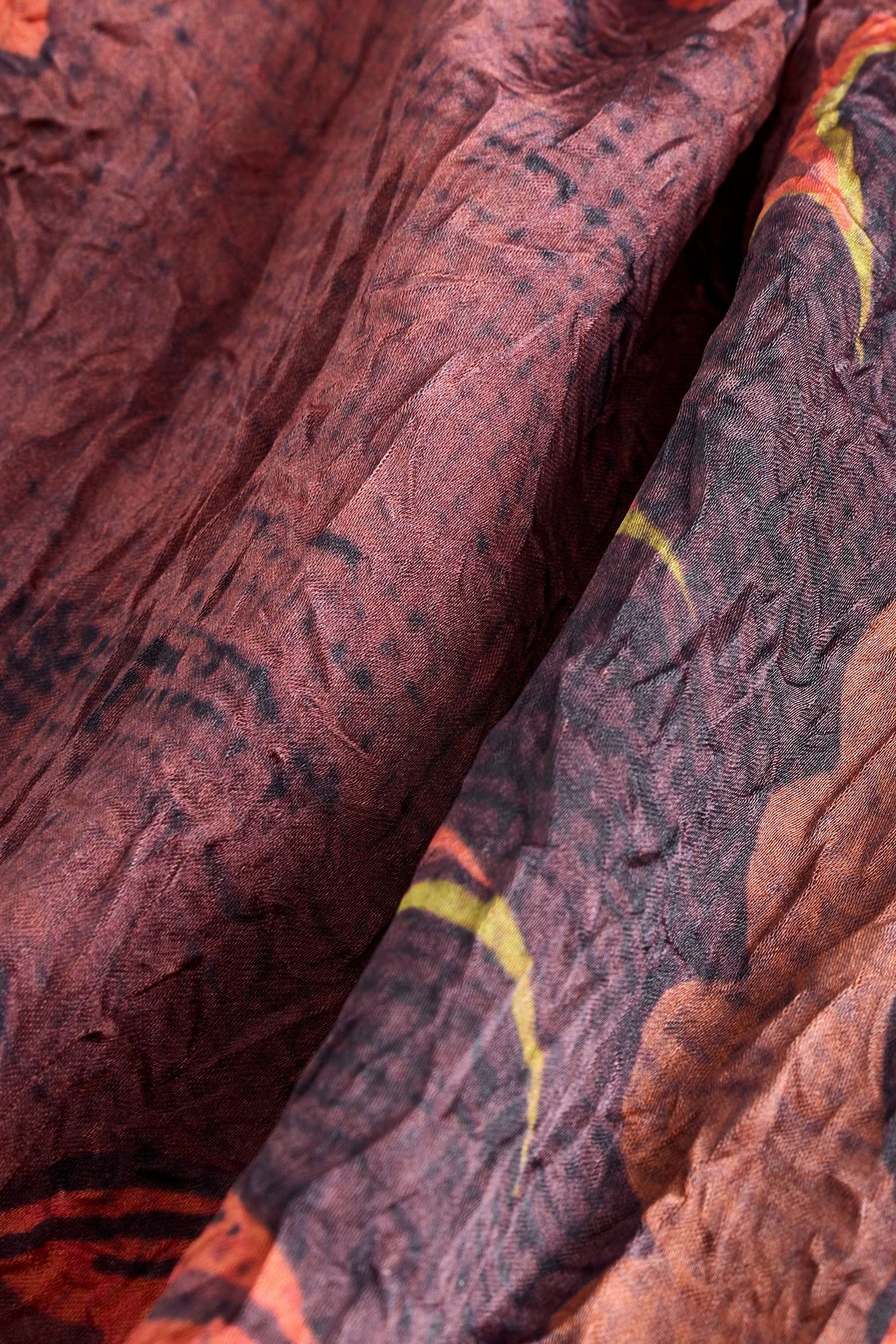 Next Dehnbund-Hose Satinhose mit weitem Bein in Knitteroptik (1-tlg)