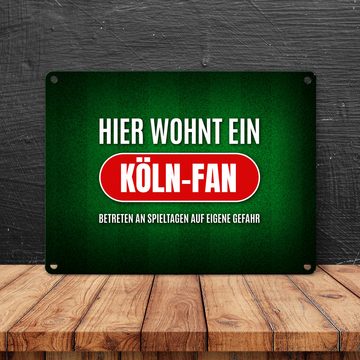 speecheese Metallschild Hier wohnt ein Köln Fan Metallschild mit Rasen Motiv Fußball Verein