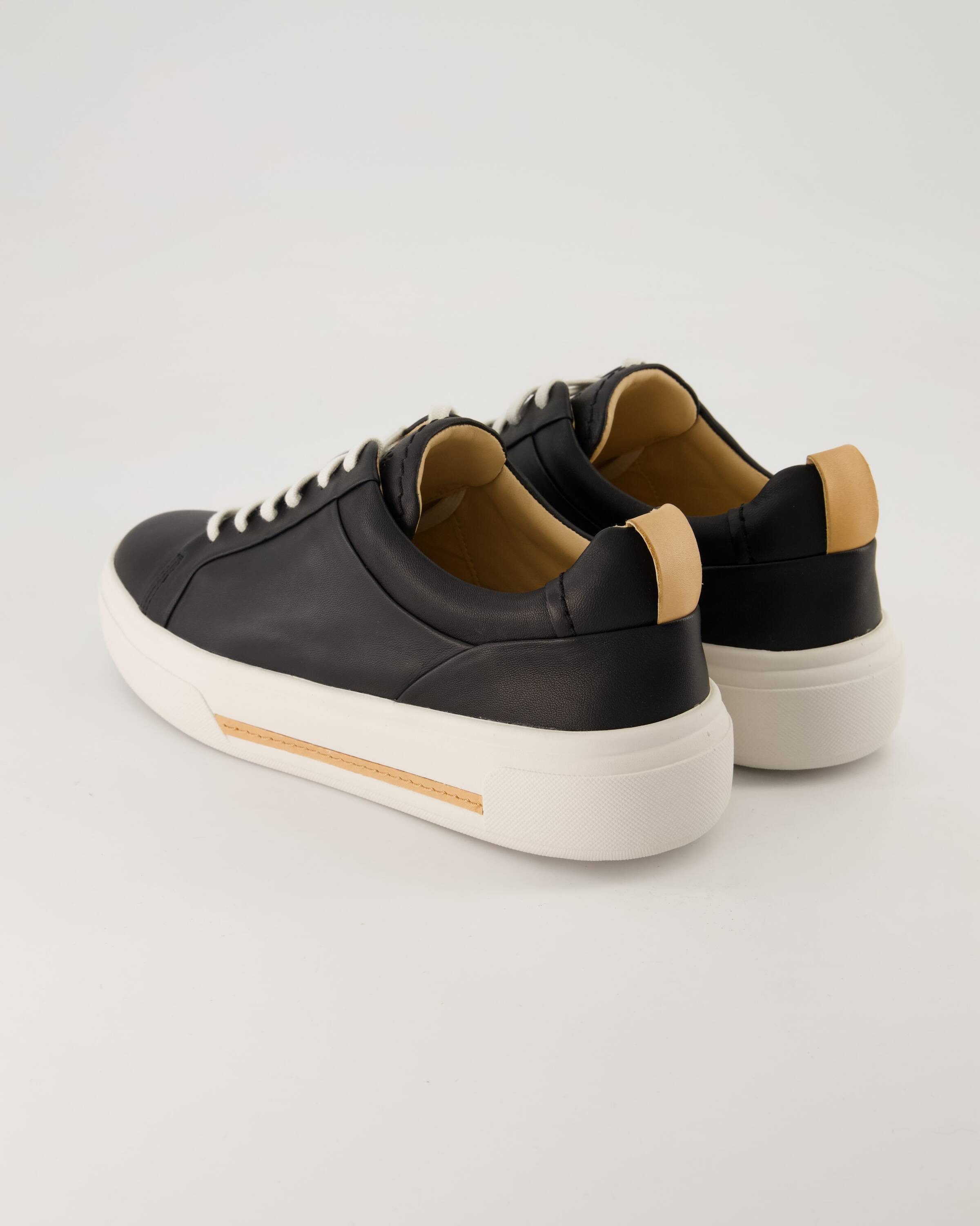 Clarks Hollyhock Walk Sneaker
