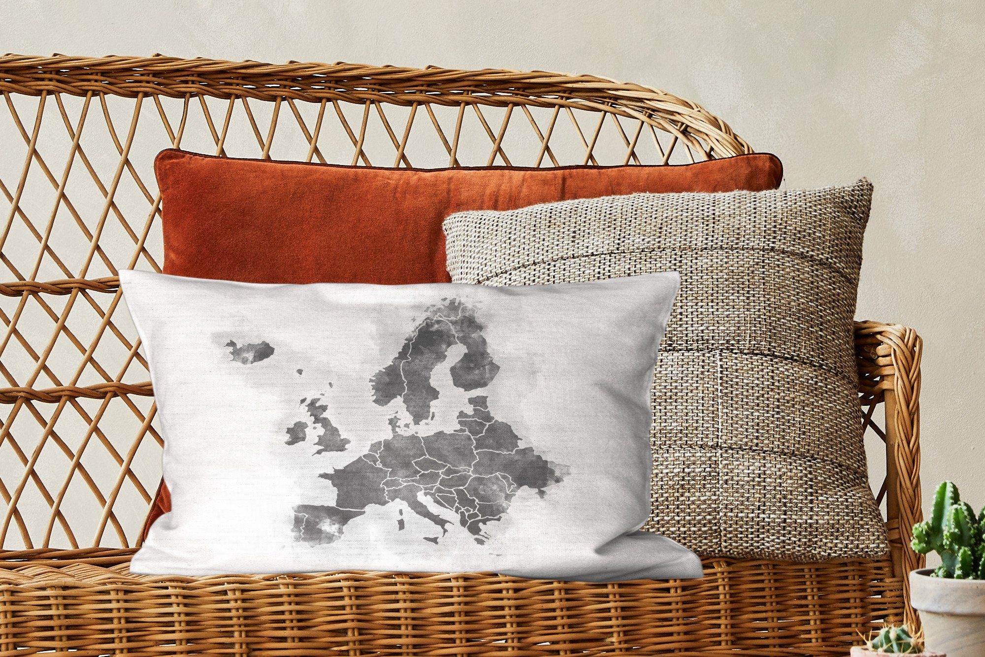 MuchoWow Dekokissen Europakarte mit einem Muster gewebten Dekokissen auf Schlafzimmer mit schwarz, Füllung, - Dekoration, Wohzimmer dem Hintergrund Zierkissen