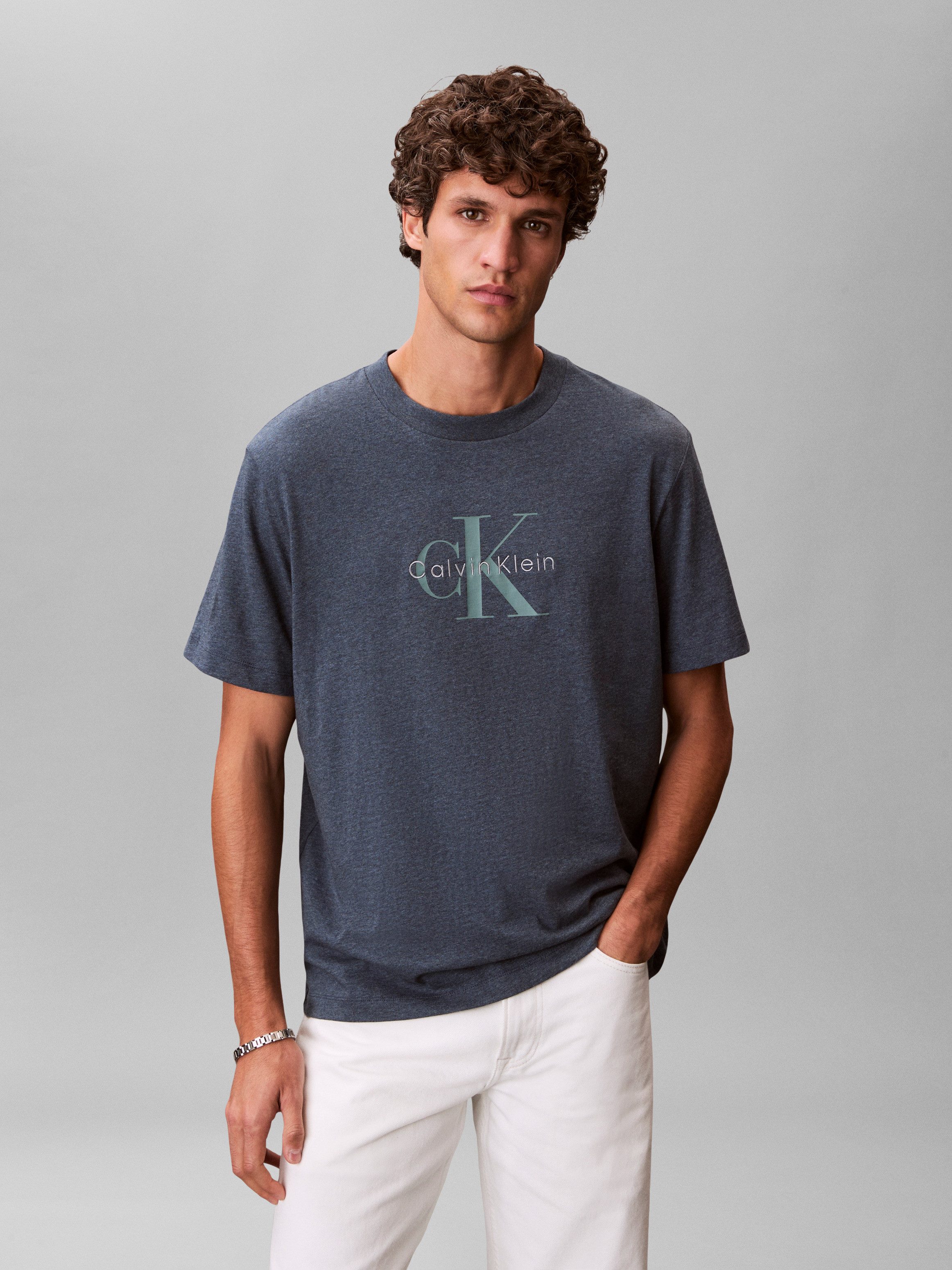 Calvin Klein Jeans T-Shirt SS Hero Monologo Tee 20s Mit Rundhalsausschnitt, regular fit – Bild 2 von 5