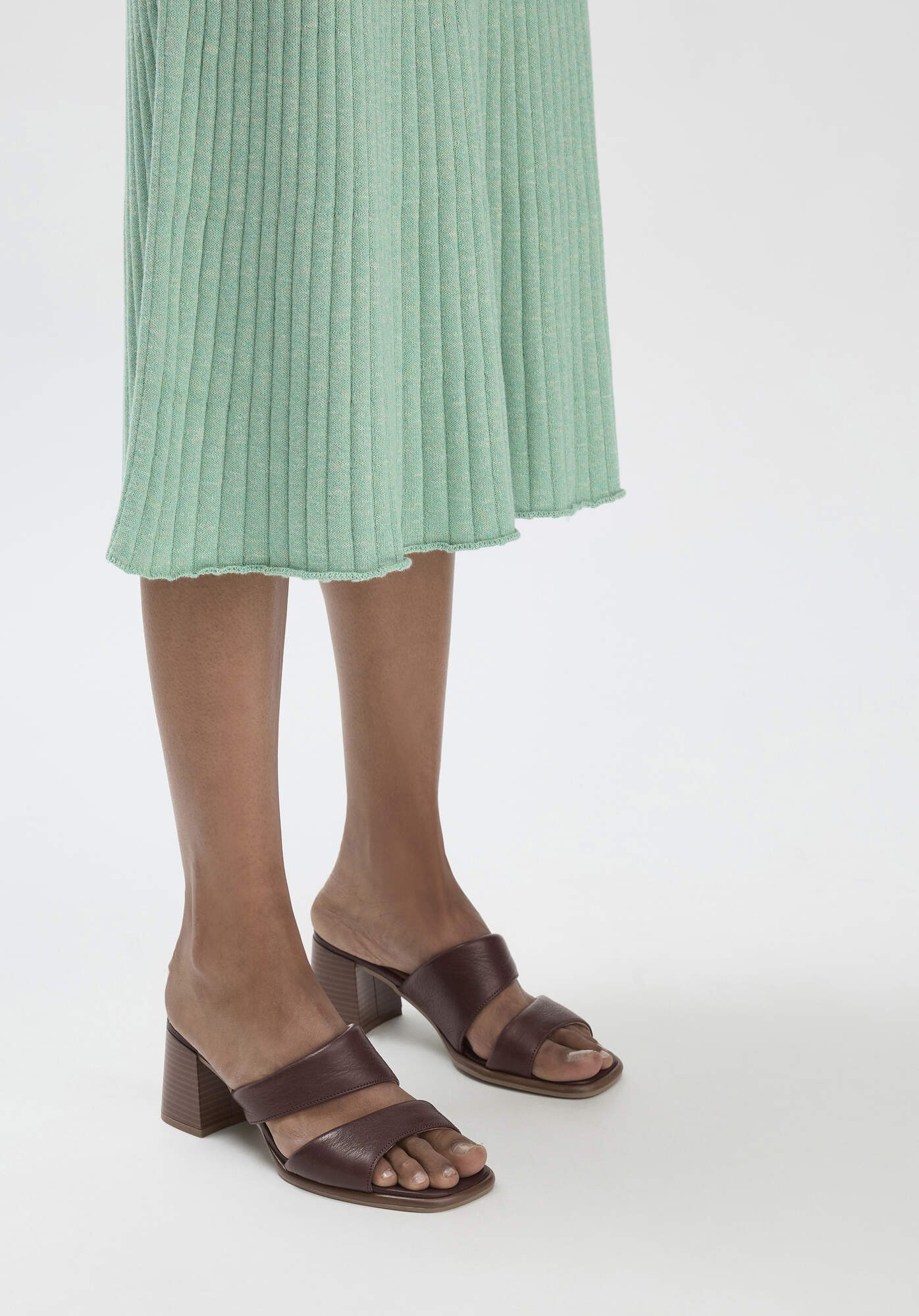 Hessnatur mit Absatz aus chromfrei gegerbtem Leder Pantolette günstig online kaufen