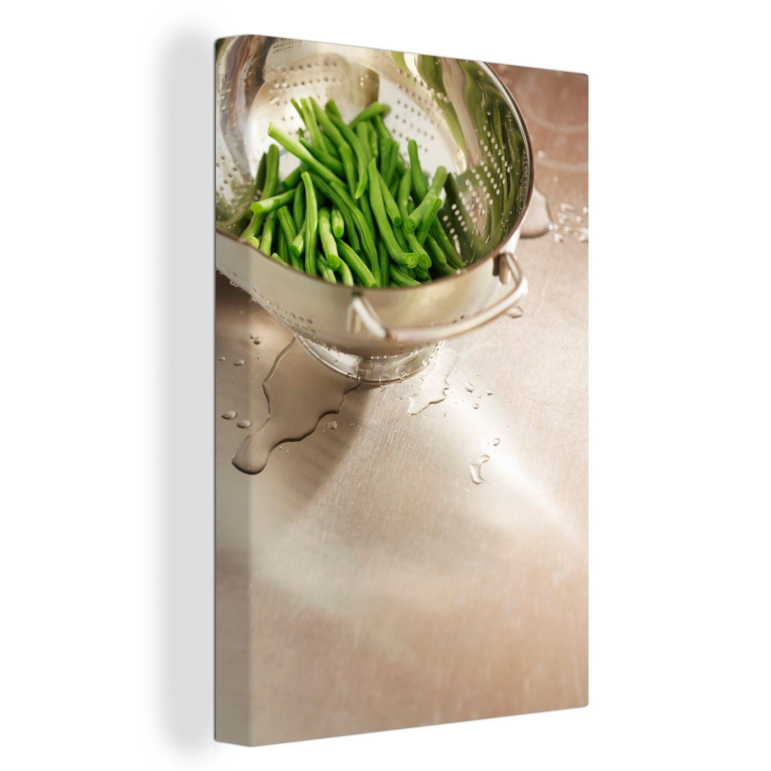 OneMillionCanvasses® Leinwandbild Grüne Tonbohnen in einem Sieb, (1 St), Leinwandbild fertig bespannt inkl. Zackenaufhänger, Gemälde, 20x30 cm