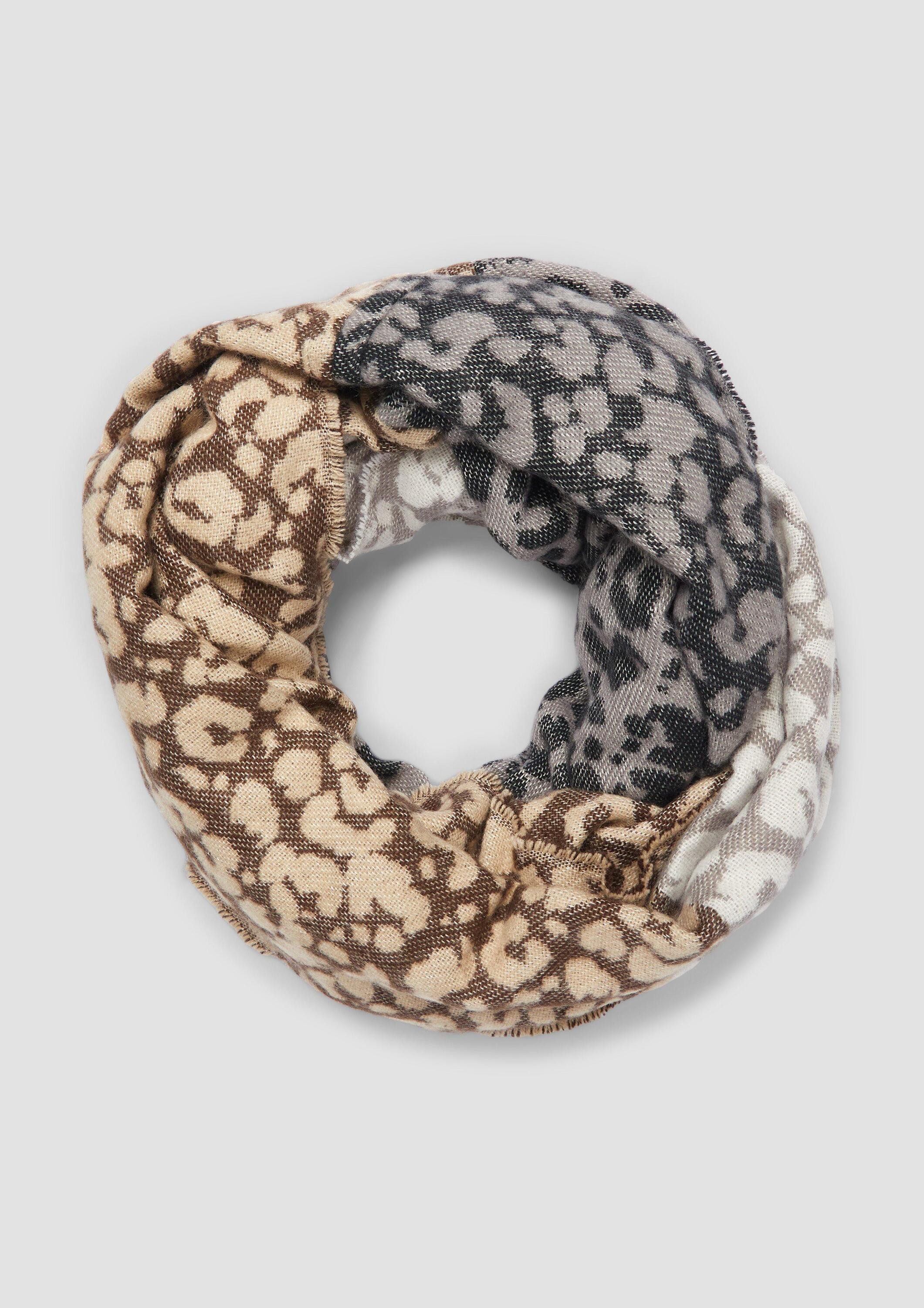 s.Oliver Loop Snood, Eleganter Leo-Loop-Schal aus strukturiertem Jacquard günstig online kaufen
