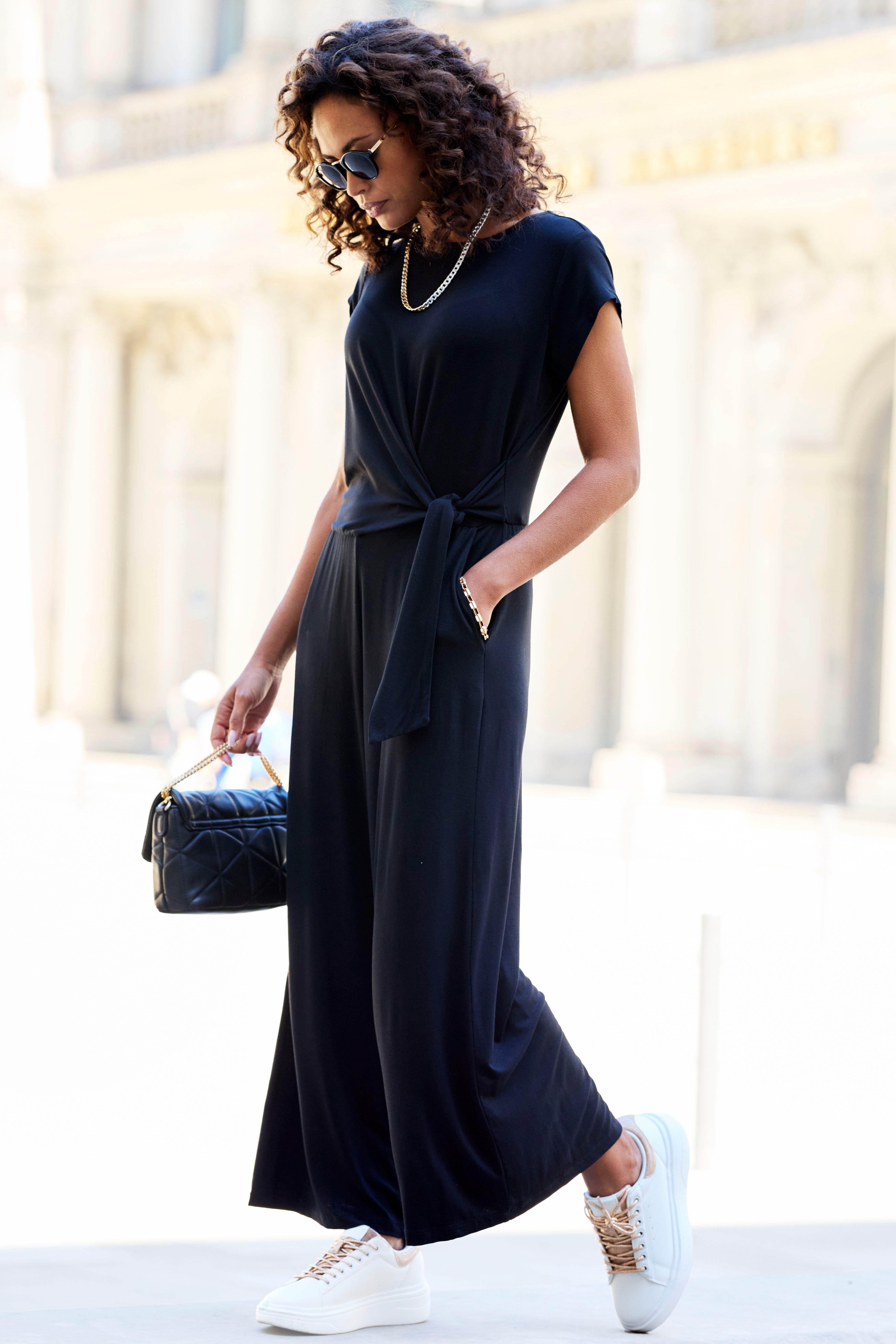LASCANA Culotte-Overall mit Knotendetail in der Taille, femininer Jumpsuit, festlich
