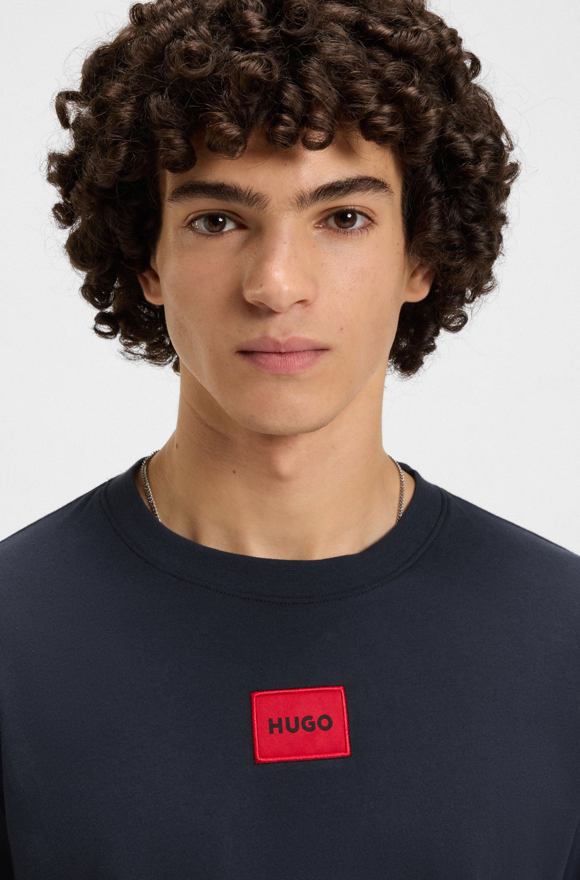 HUGO T-Shirt Diragolino Rundhalsausschnitt, Regular Fit, Logo-Label günstig online kaufen