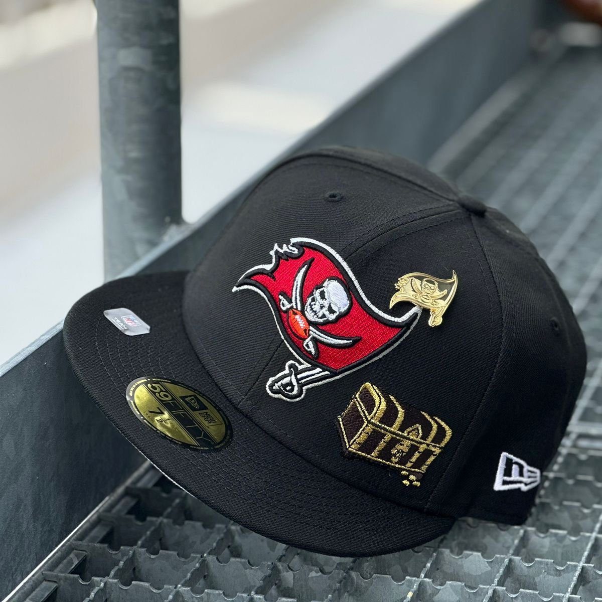 WinCraft Pins Universal Schmuck Caps PIN GOLD NFL Teams