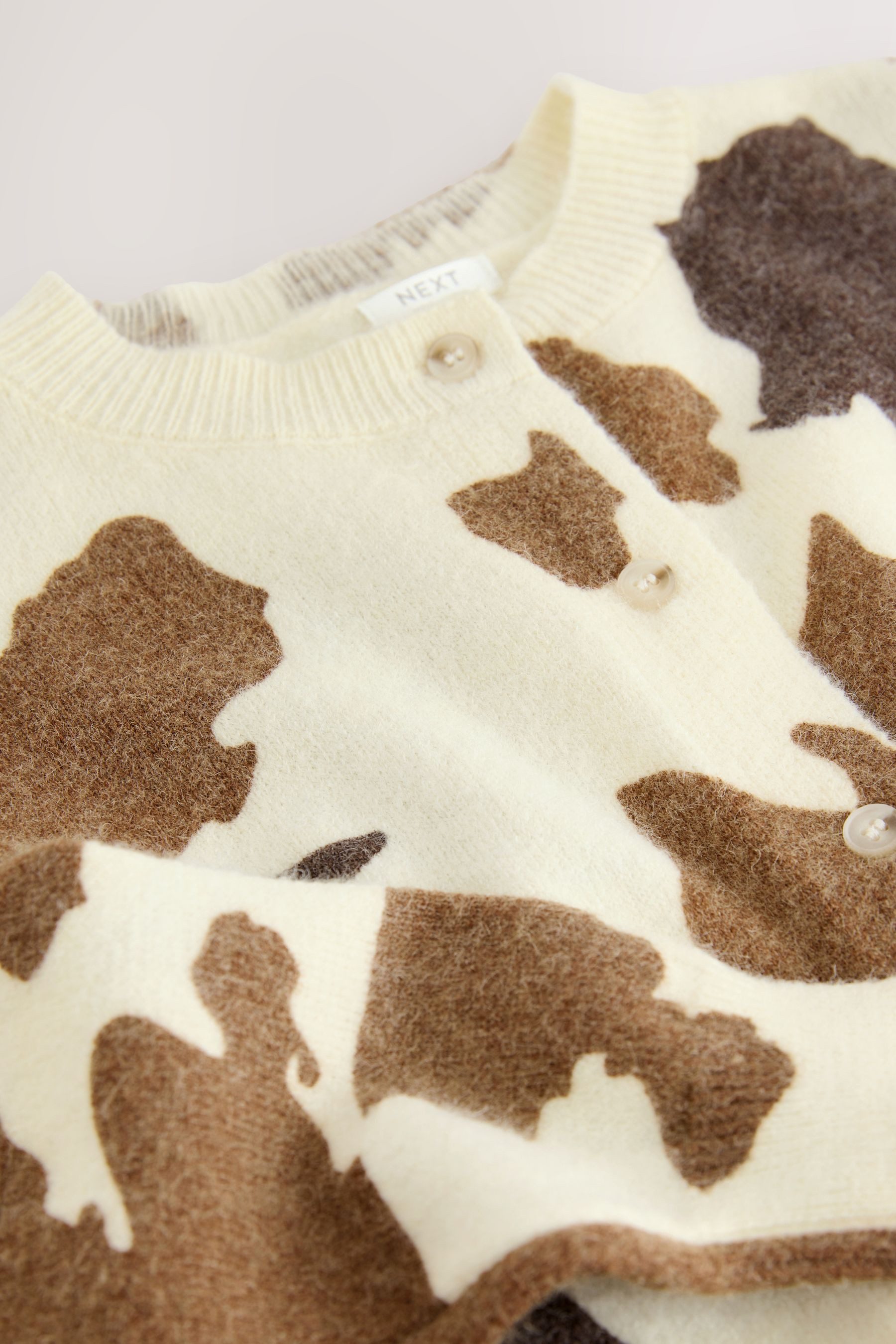 Next Strickjacke Strickjacke mit Kuhmuster (1-tlg)