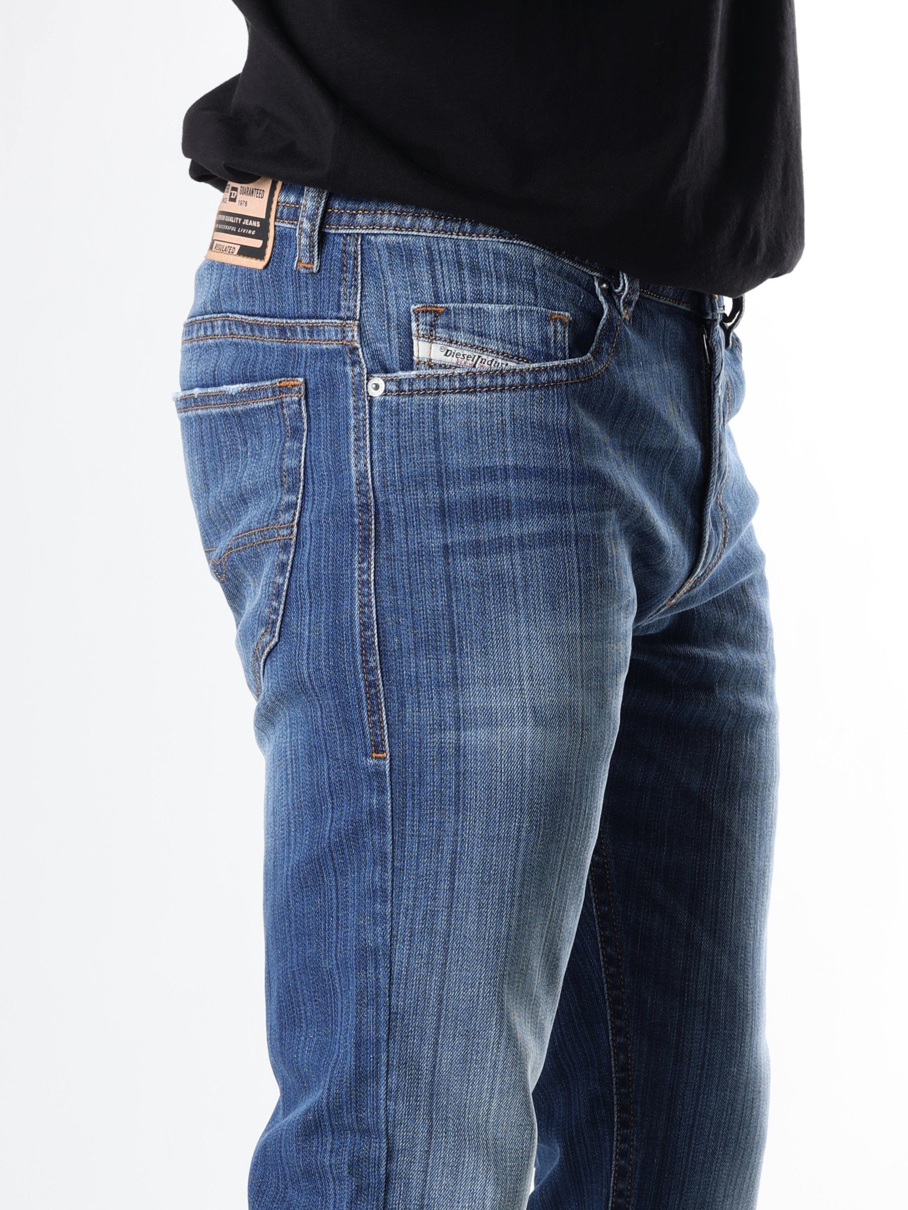 Diesel Slim-fit-Jeans niedrige Leibhöhe - THOMMER-R - Länge:32 Leicht bis mittelschwerer Denim, mittlerer Stretch – Bild 3 von 4