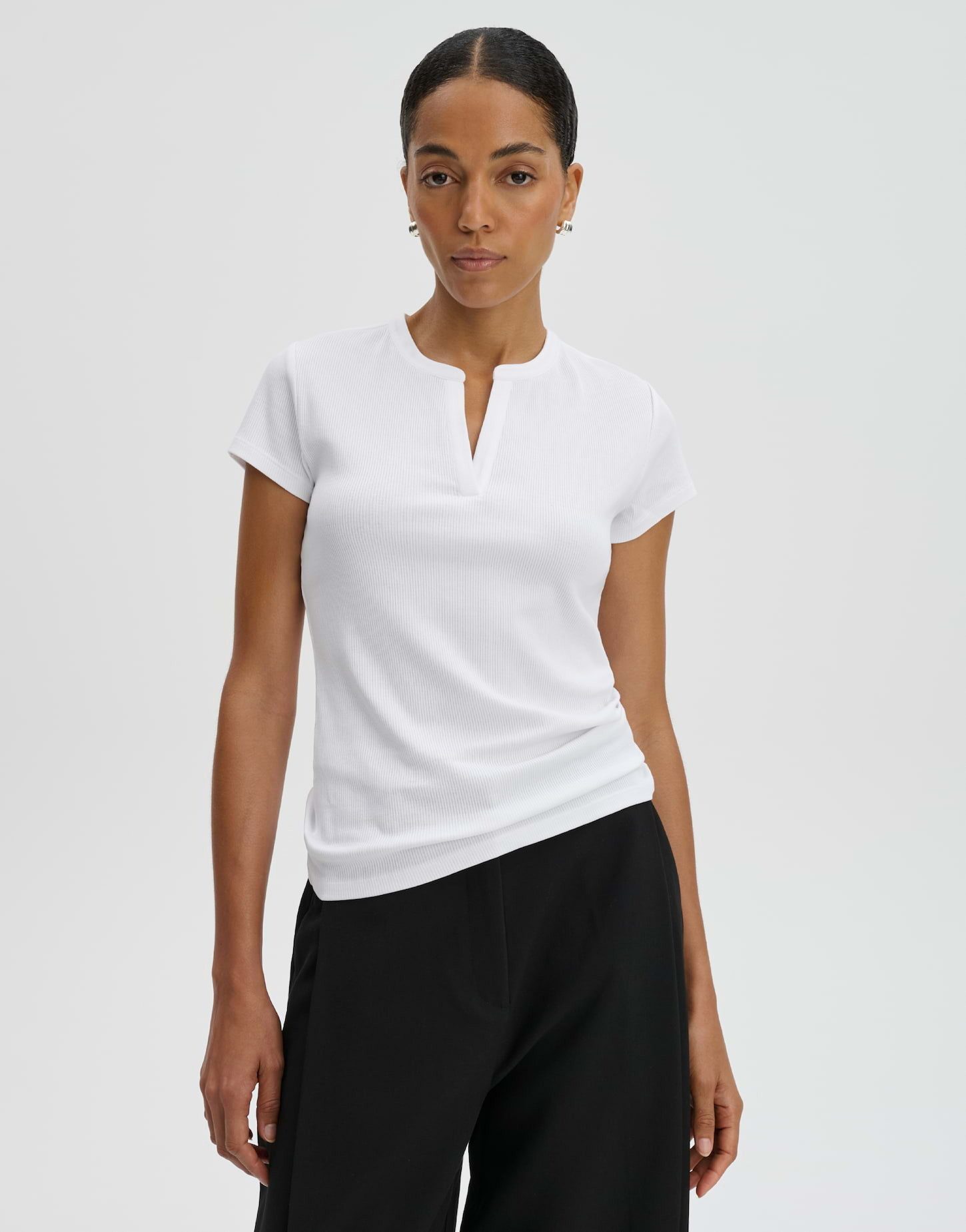 someday Kurzarmshirt Kleoh detail mit V-Ausschnitt Stehkragen, schmale Silhouette für cleanen Look