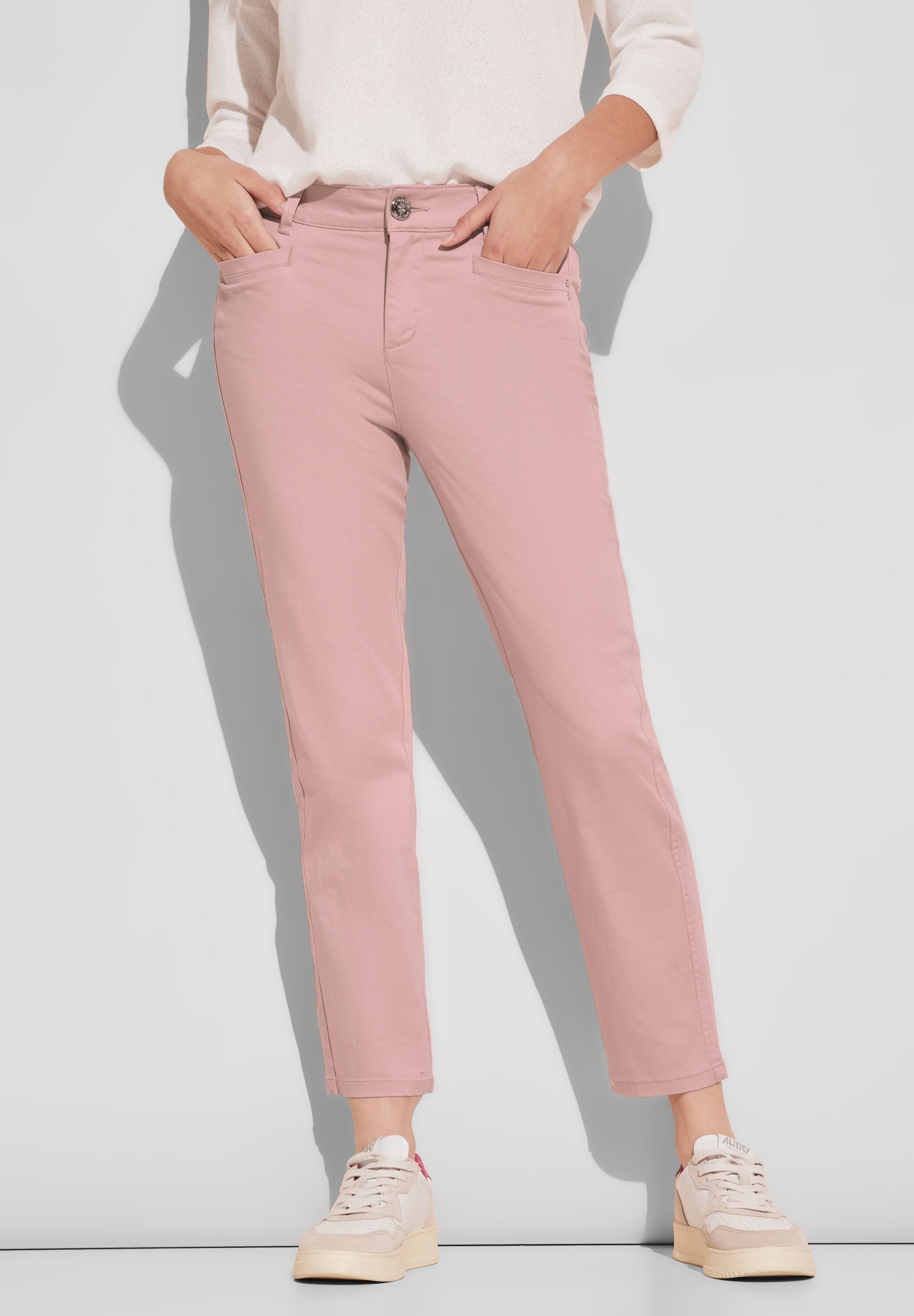 STREET ONE Chinohose Middle Waist. Reduzierter Preis € 44,99. Unverbindliche Preisempfehlung € 59,99