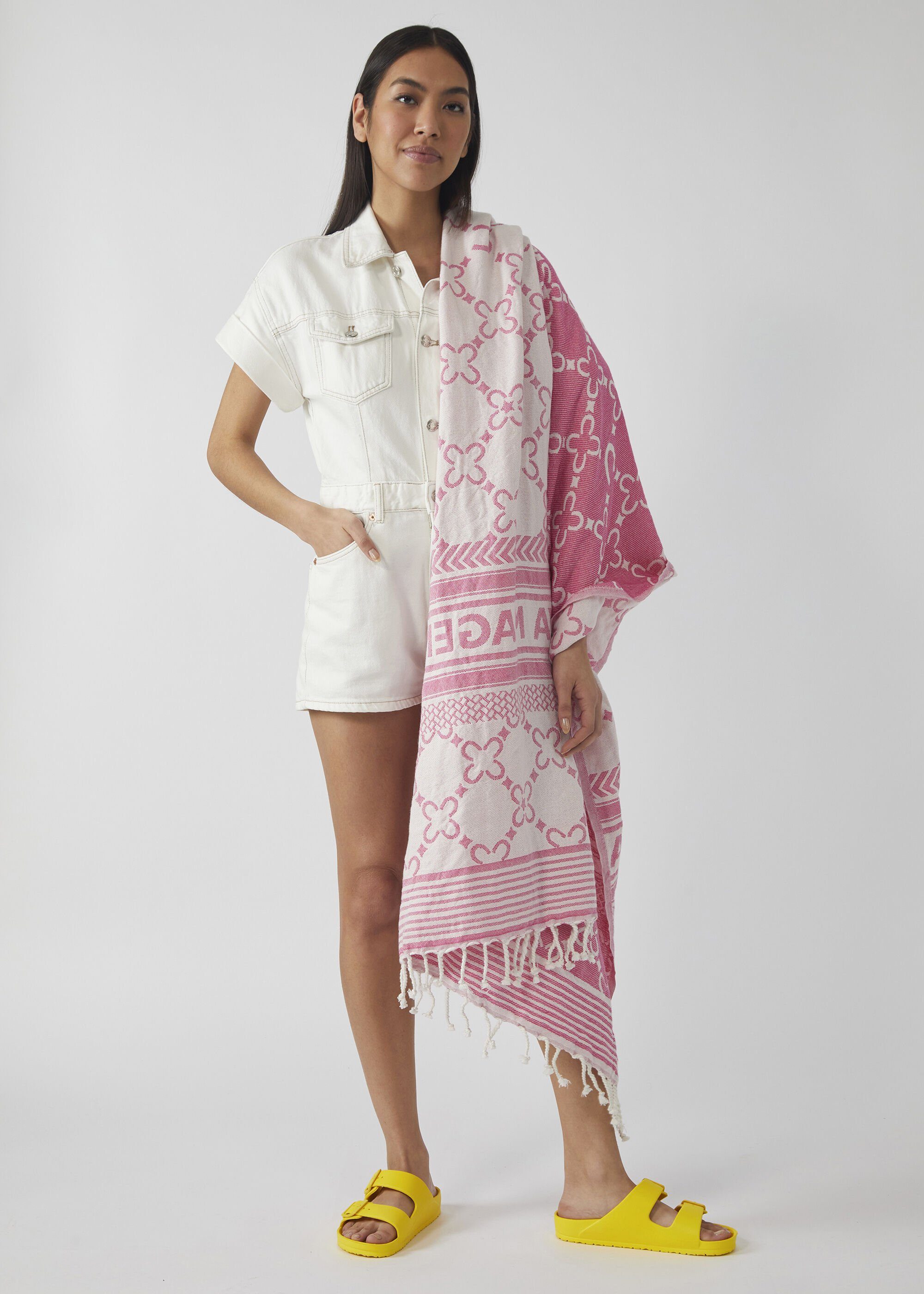 Modeschal Strandtuch mit exklusivem Logo-Print aus reiner Baumwolle