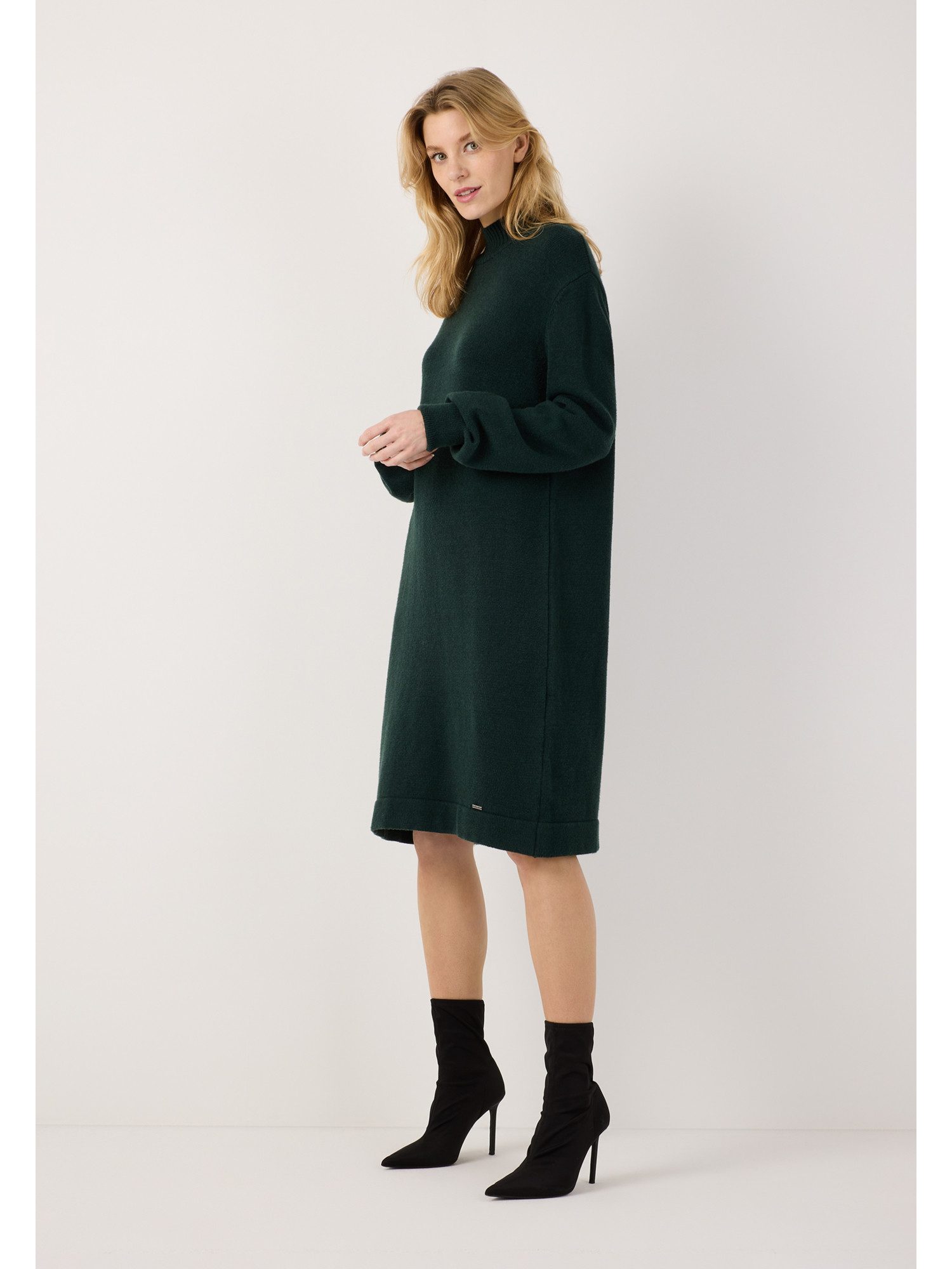 MORE&MORE Strickkleid ausgestelltes Strickkleid mit Turtleneck
