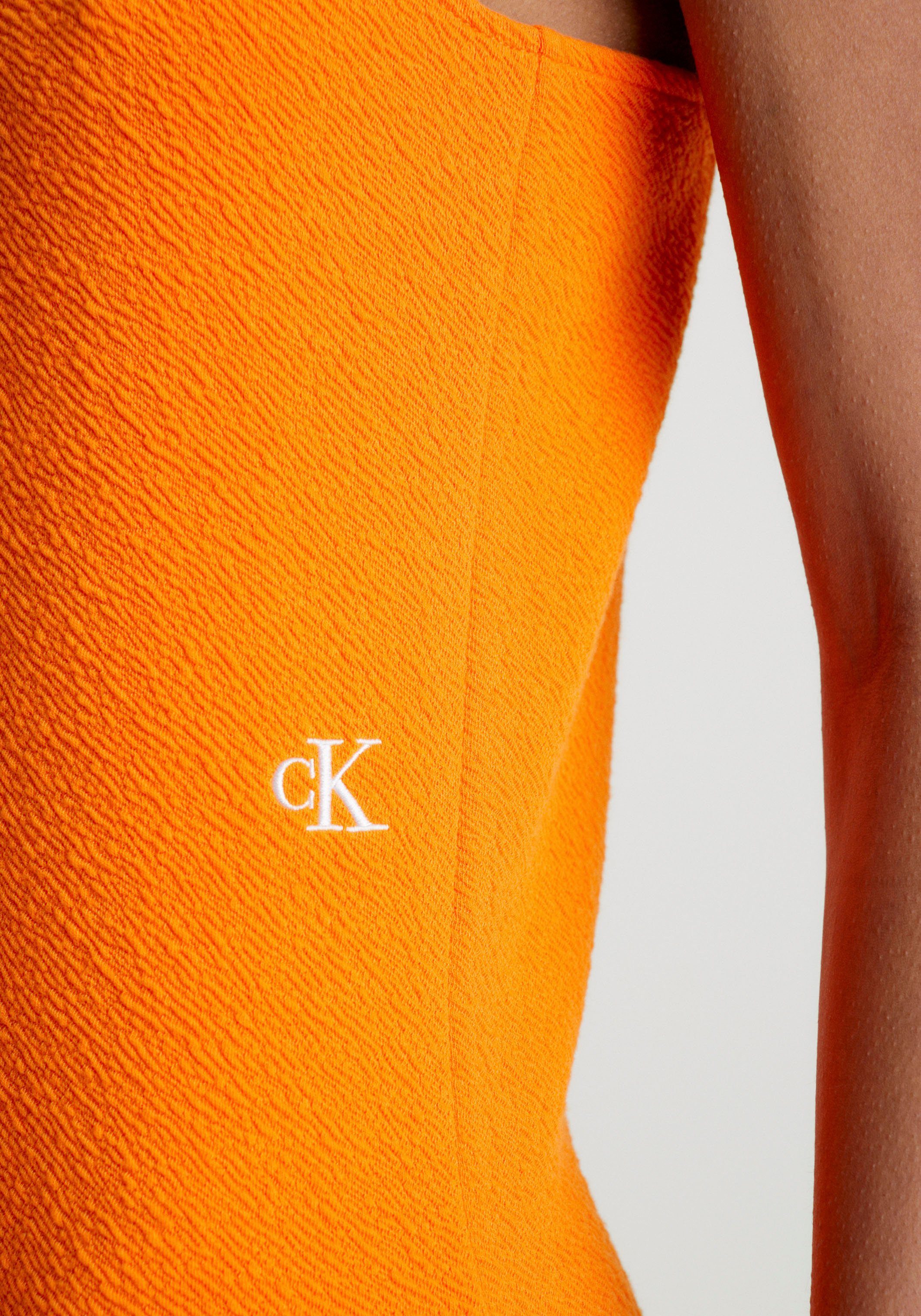 Calvin Material SLUB Klein Jeans STRAPPY strukturiertem aus orange RIB Spaghettikleid