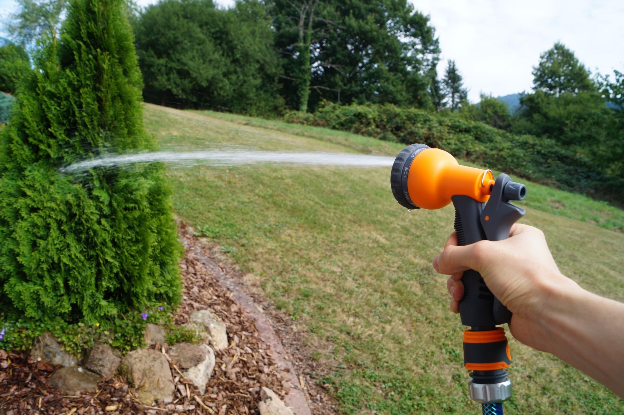 Jardinion Bewässerungssystem Gartenbrause Handbrause Schlauchbrause Sprühpistole, (Grau, 1-tlg), Multibrause, Gartenbewässerung, Regenbrause, Sprühkopf