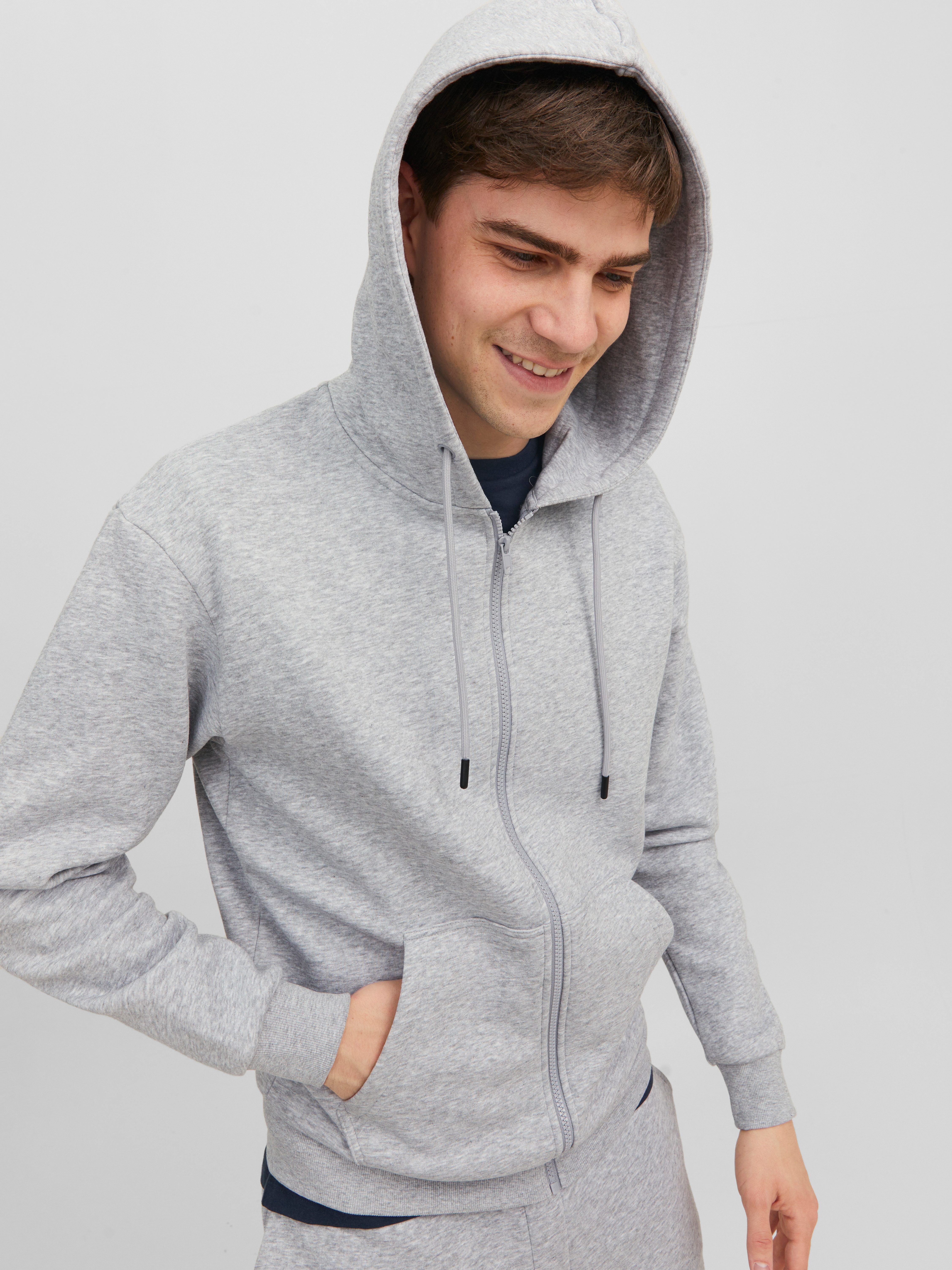Jack & Jones Kapuzensweatjacke JJEBRADLEY mit Kapuze, ideal für kalte Jahreszeit Materialmix, relaxed fit