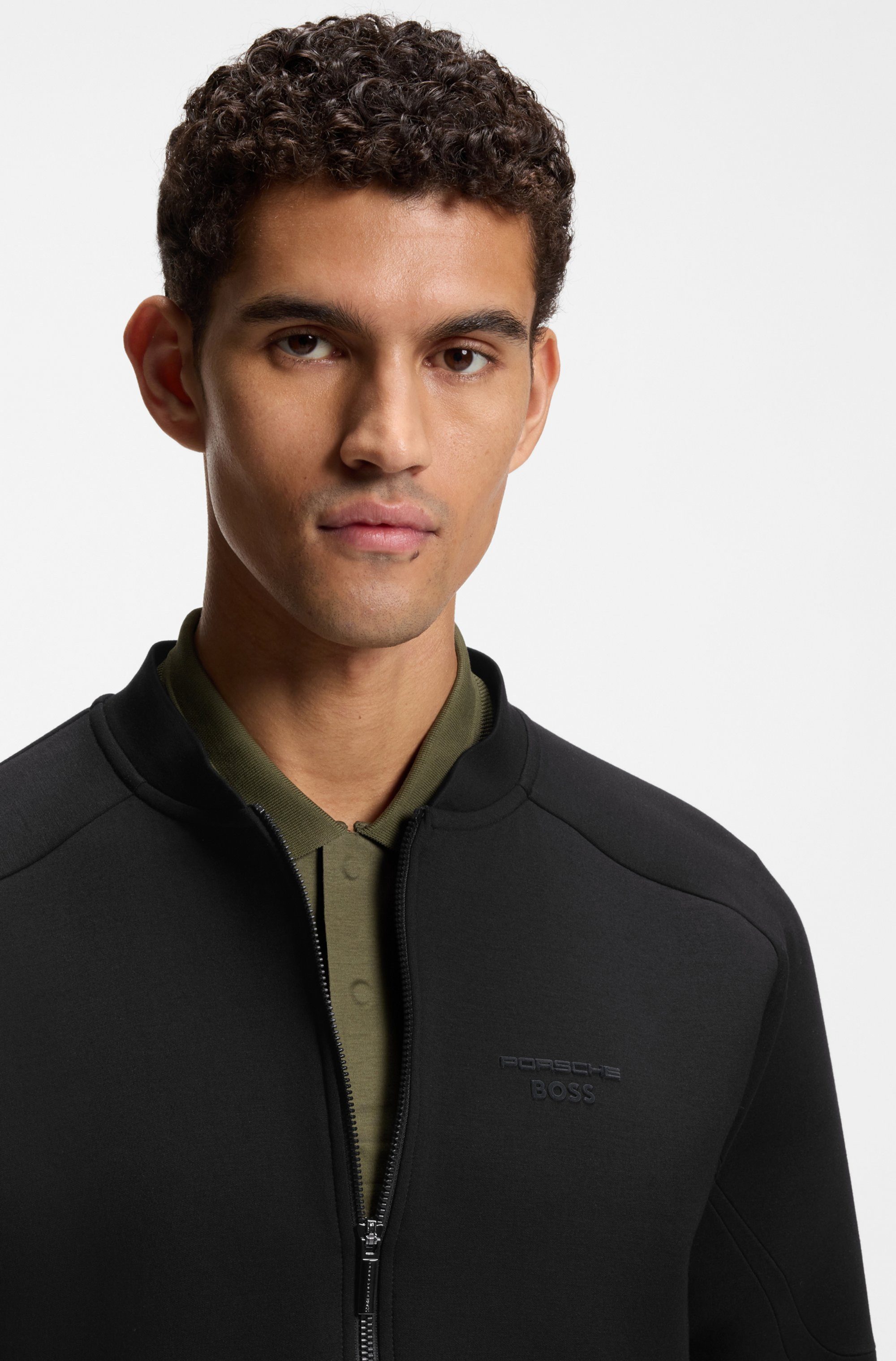 BOSS GREEN Sweatjacke Porsche Spirit 70 Capsule Collection Premium Herrenmode Innovative Geruchskontroll-Technologie HEIQ MINT