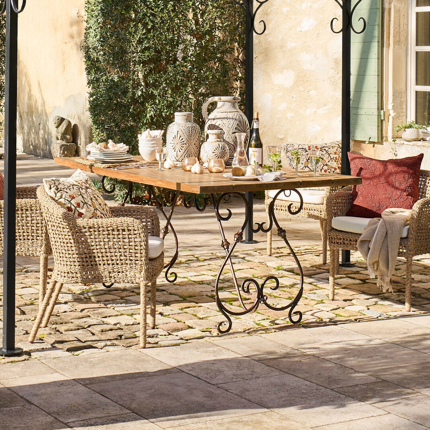 Mirabeau Gartentisch Tisch Delbridge braun