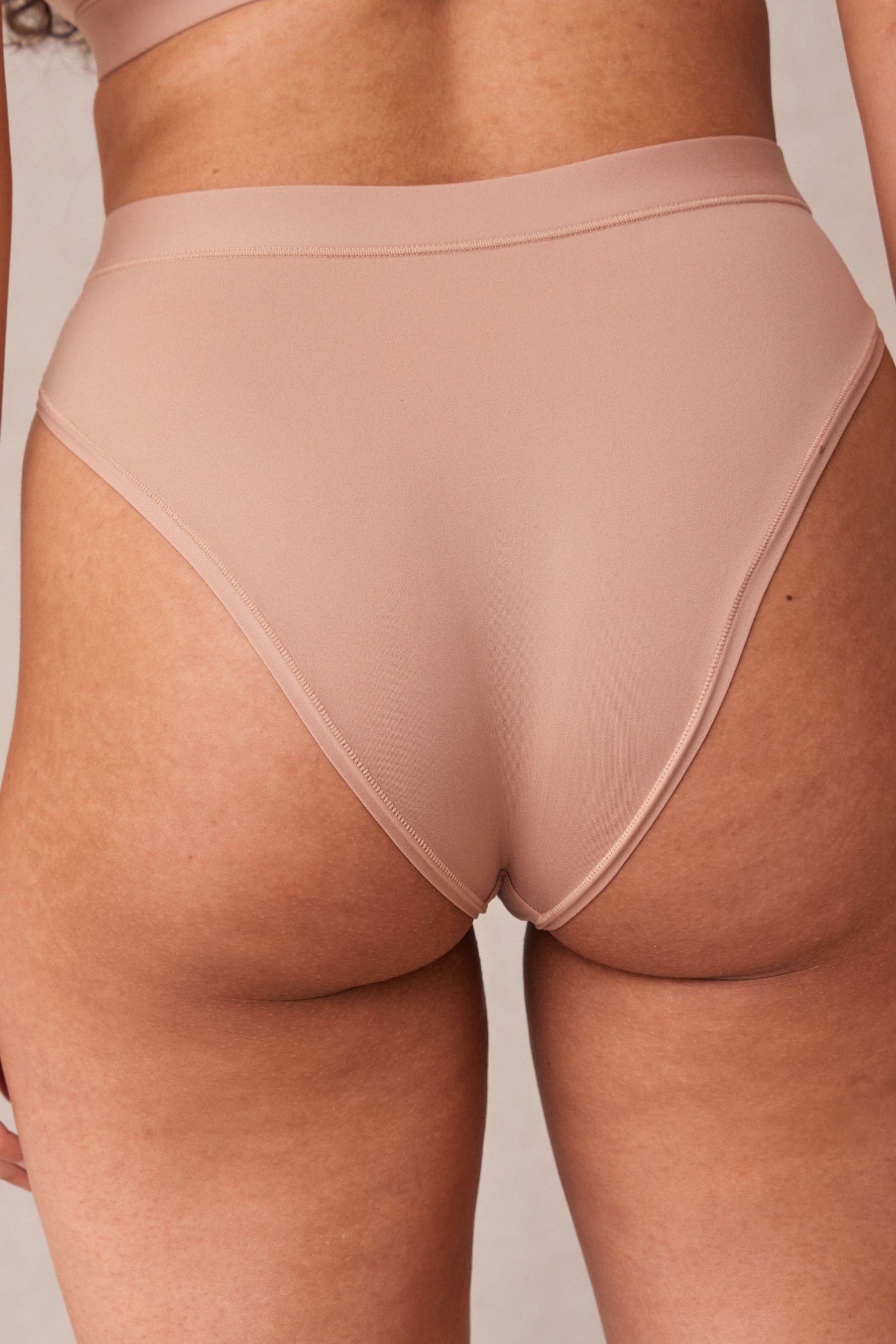 Next High-Waist-Slip Self. Glättender Slip mit hohem Bund und Bein (1-St)
