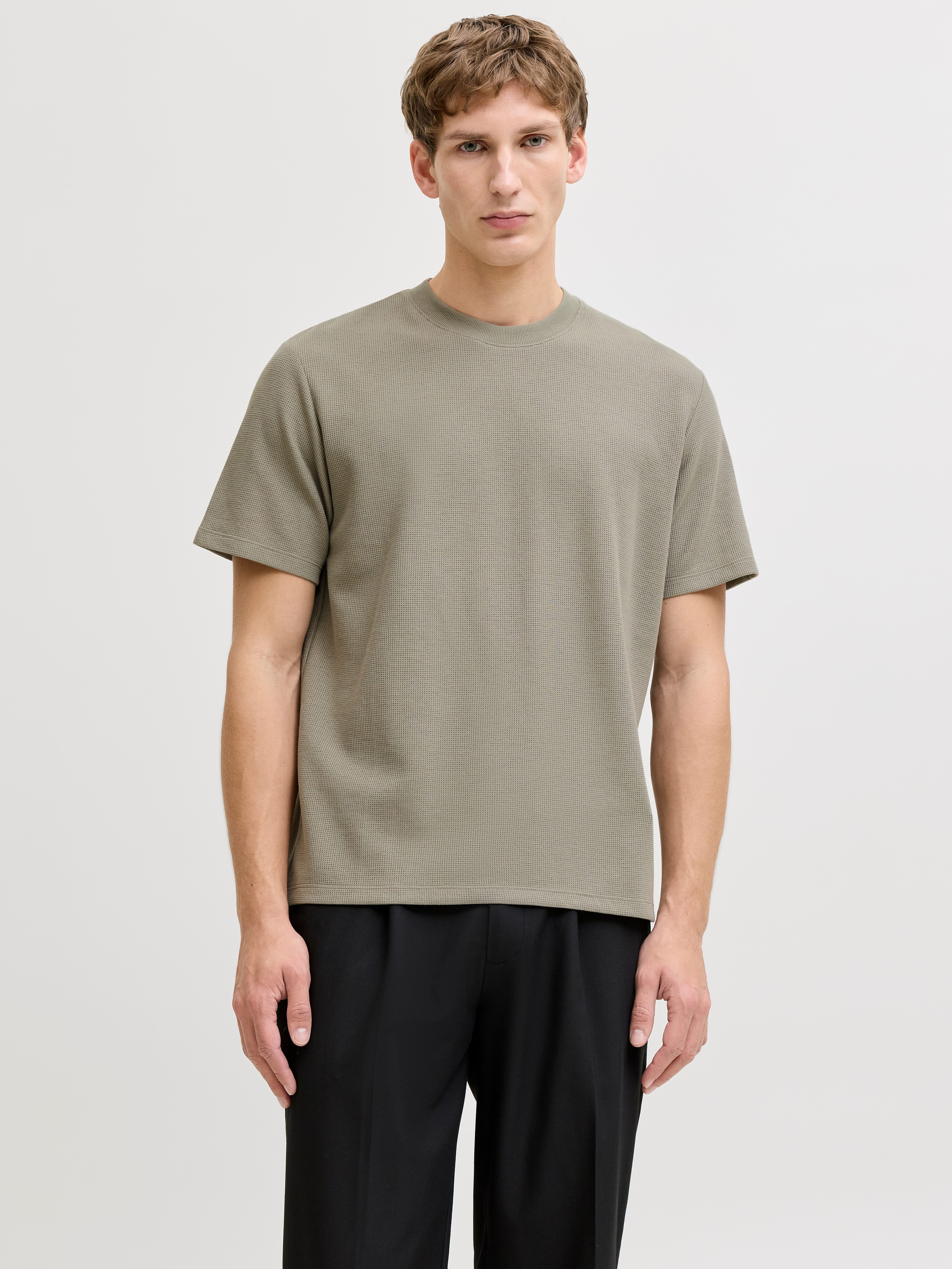 Jack & Jones Rundhalsshirt JJEAUSTIN TEE SS NOOS Materialmix, relaxed fit