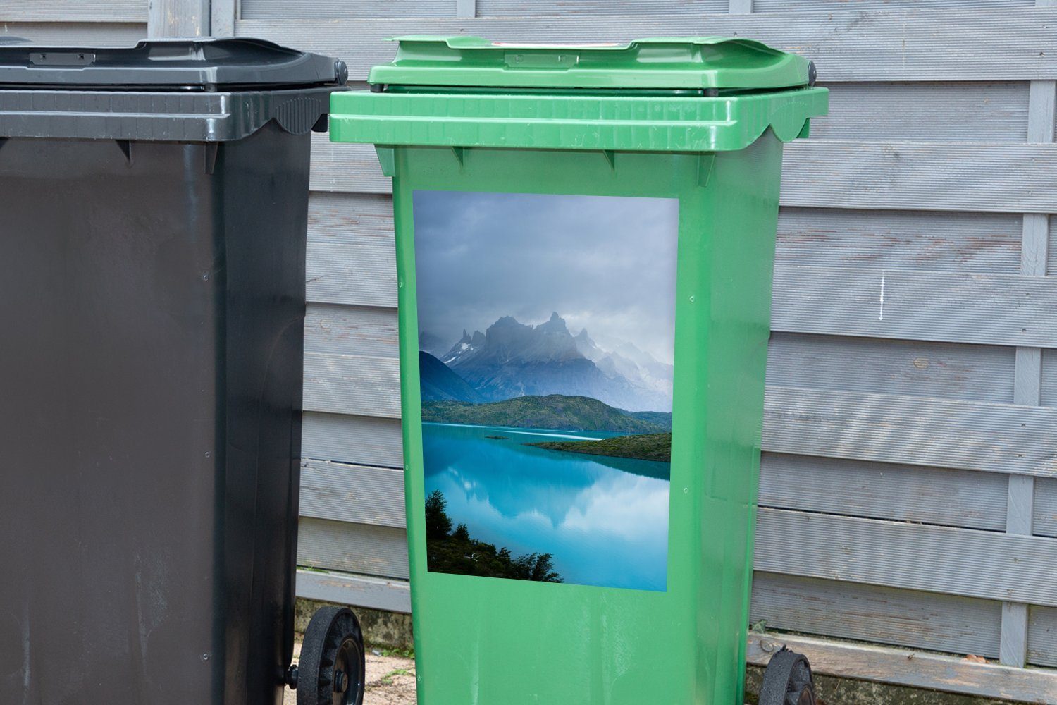 MuchoWow Wandsticker Mehr - Abfalbehälter (1 Sticker, Mülleimer-aufkleber, Mülltonne, Container, St), Chile
