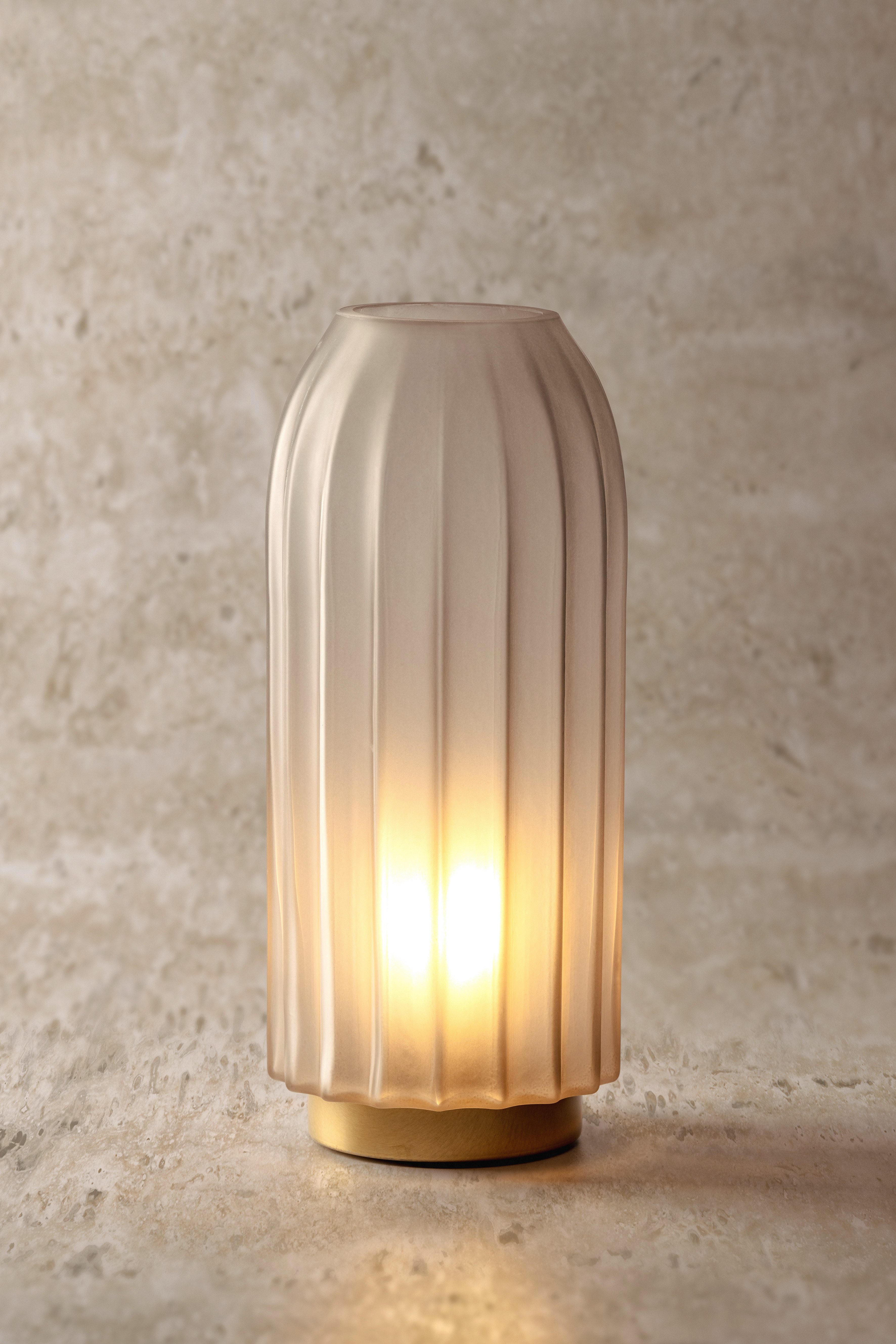 LEONARDO LED Dekolicht Silenzio, aus grauem Glas mit goldenem Sockel