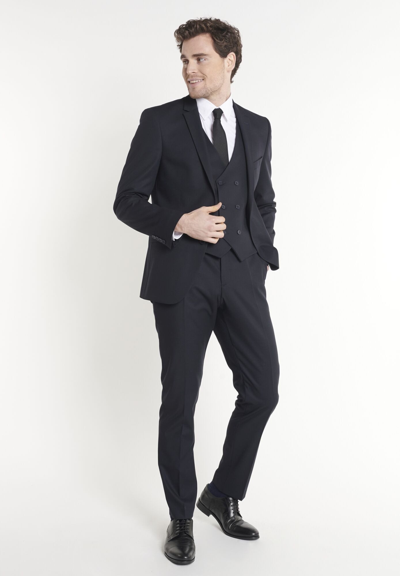 SteffenKlein Anzug (1-tlg) bestehend aus Slim Fit-Sakko, schmaler Hose und zweireihiger Weste