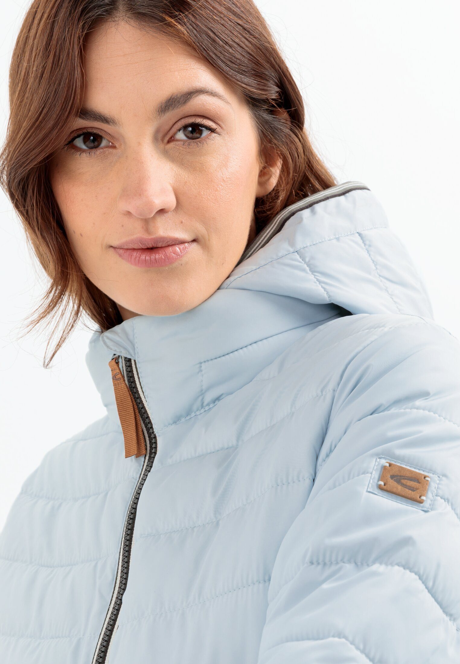 Hellblau camel active aus recyceltem Polyester Steppjacke