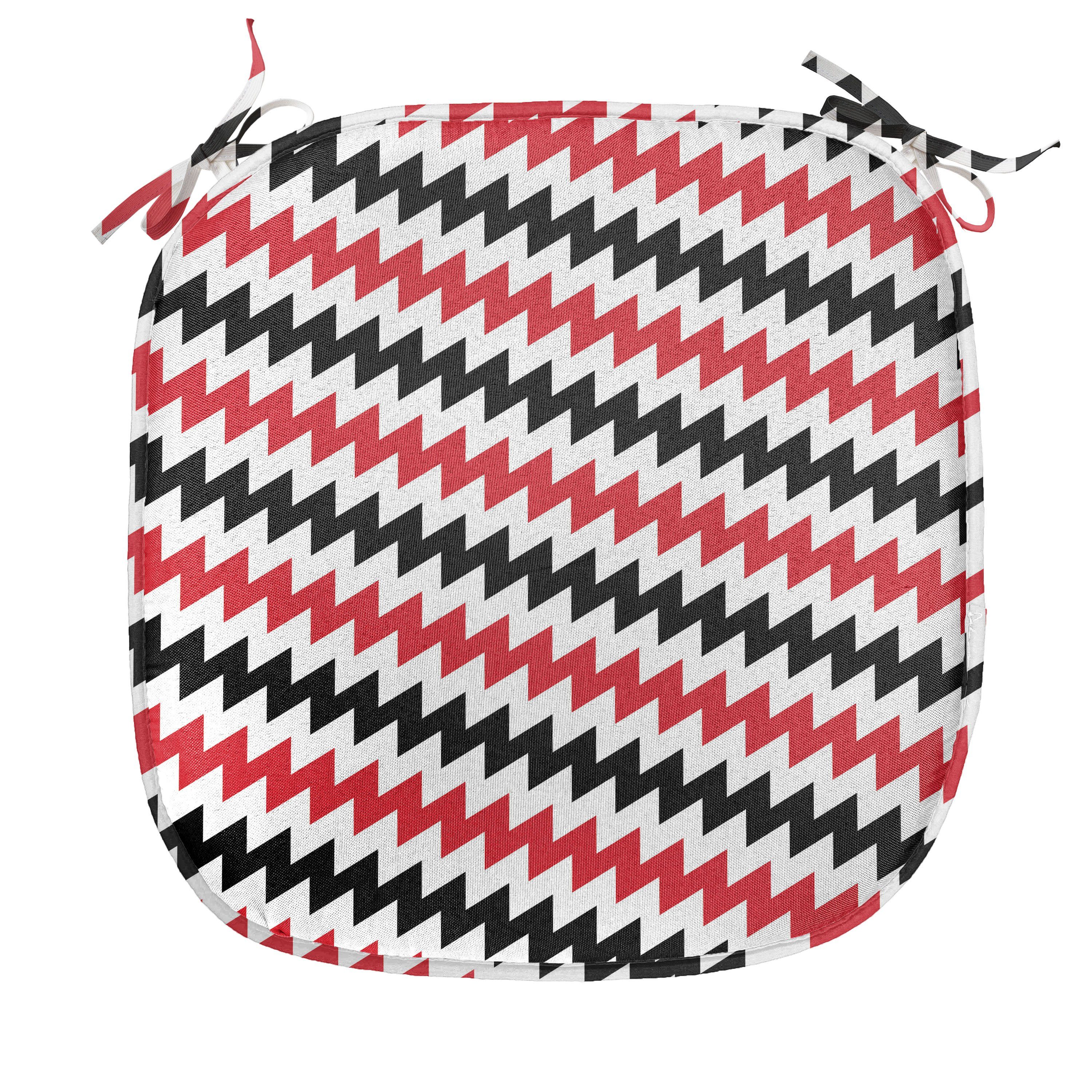 Abakuhaus Stuhlkissen Dekoratives wasserfestes Kissen mit Riemen für Küchensitze, rot schwarz Zick-Zack-Linien Chevron