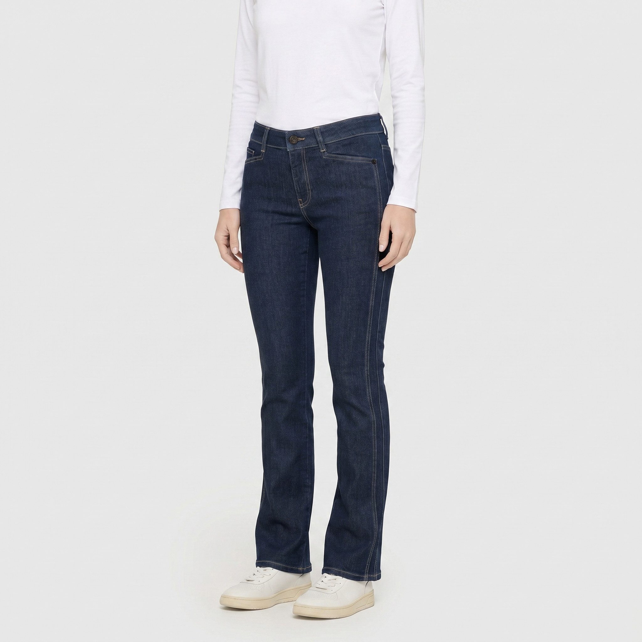 MAC 5-Pocket-Jeans LAURA Flared Fit, aufwendig gearbeitetes Detail am Beinverlauf