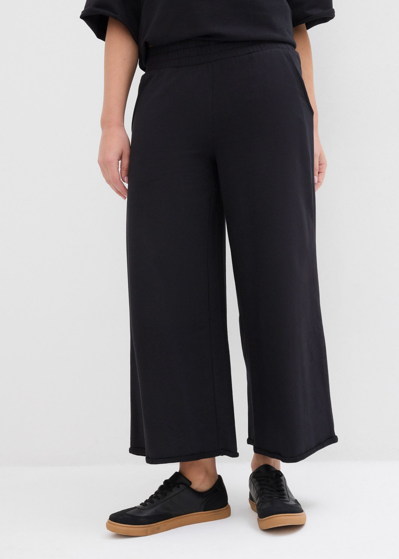 bonprix Sweathose aus Baumwolle, lockere Passform, weites Bein, bequemer Bu günstig online kaufen