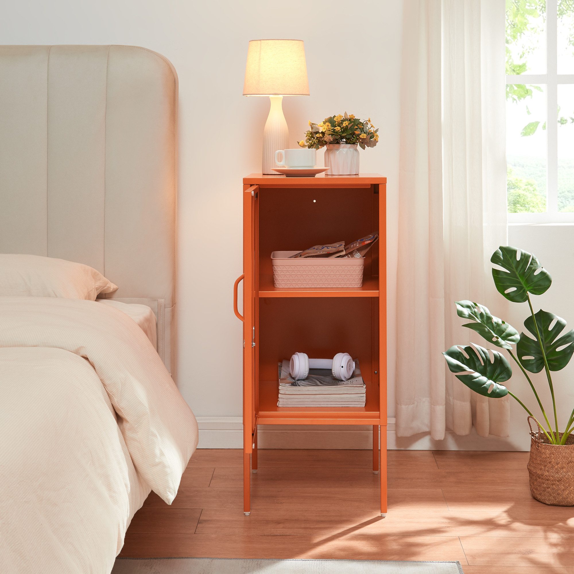en.casa Nachtschrank »Hausjärvi« mit abschließbarer Tür 82 x 35 x 35 cm Stahl Orange