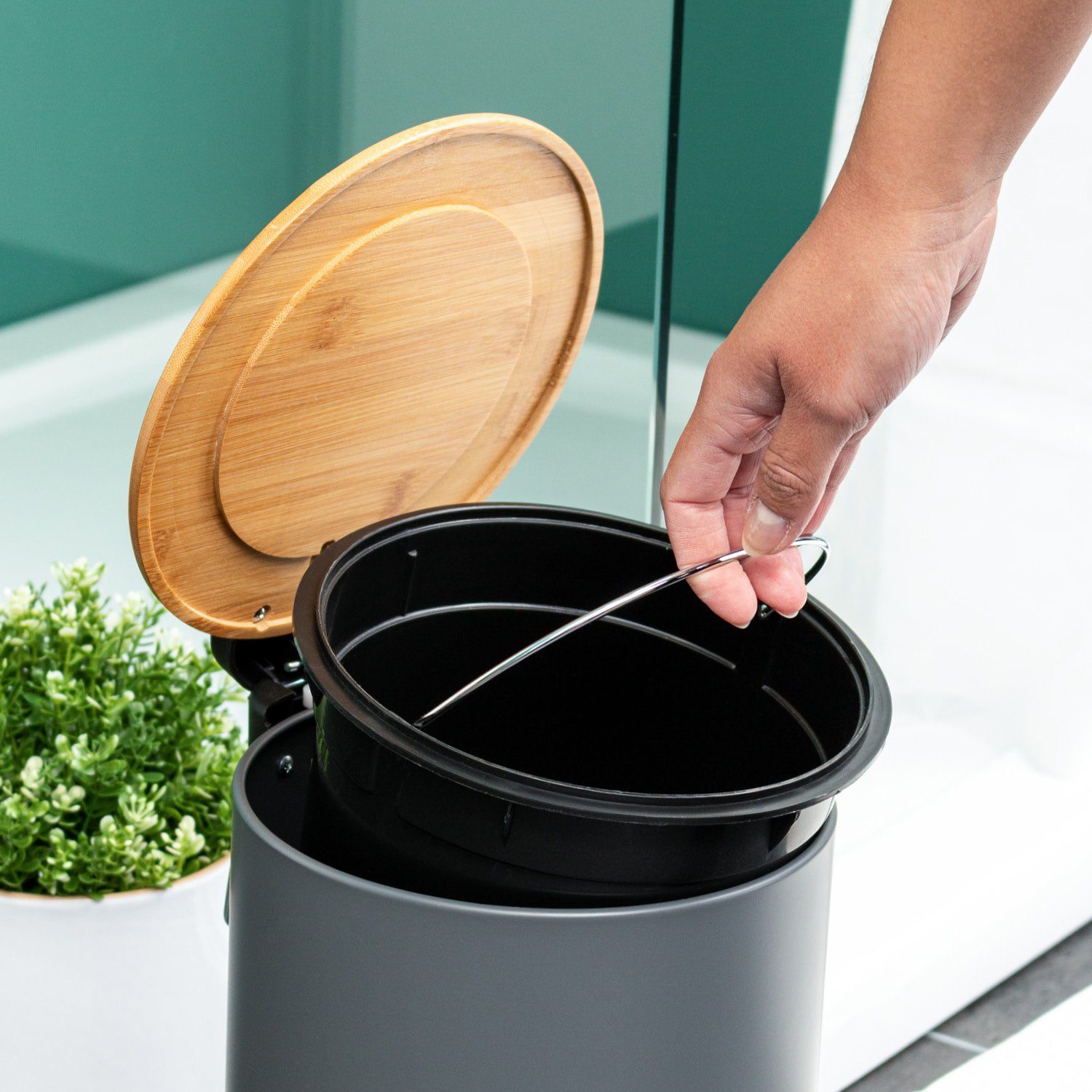 bremermann Kosmetikeimer Mülleimer mit Bambus-Deckel, Bad-Abfalleimer mit Soft-Close 5 l, grau