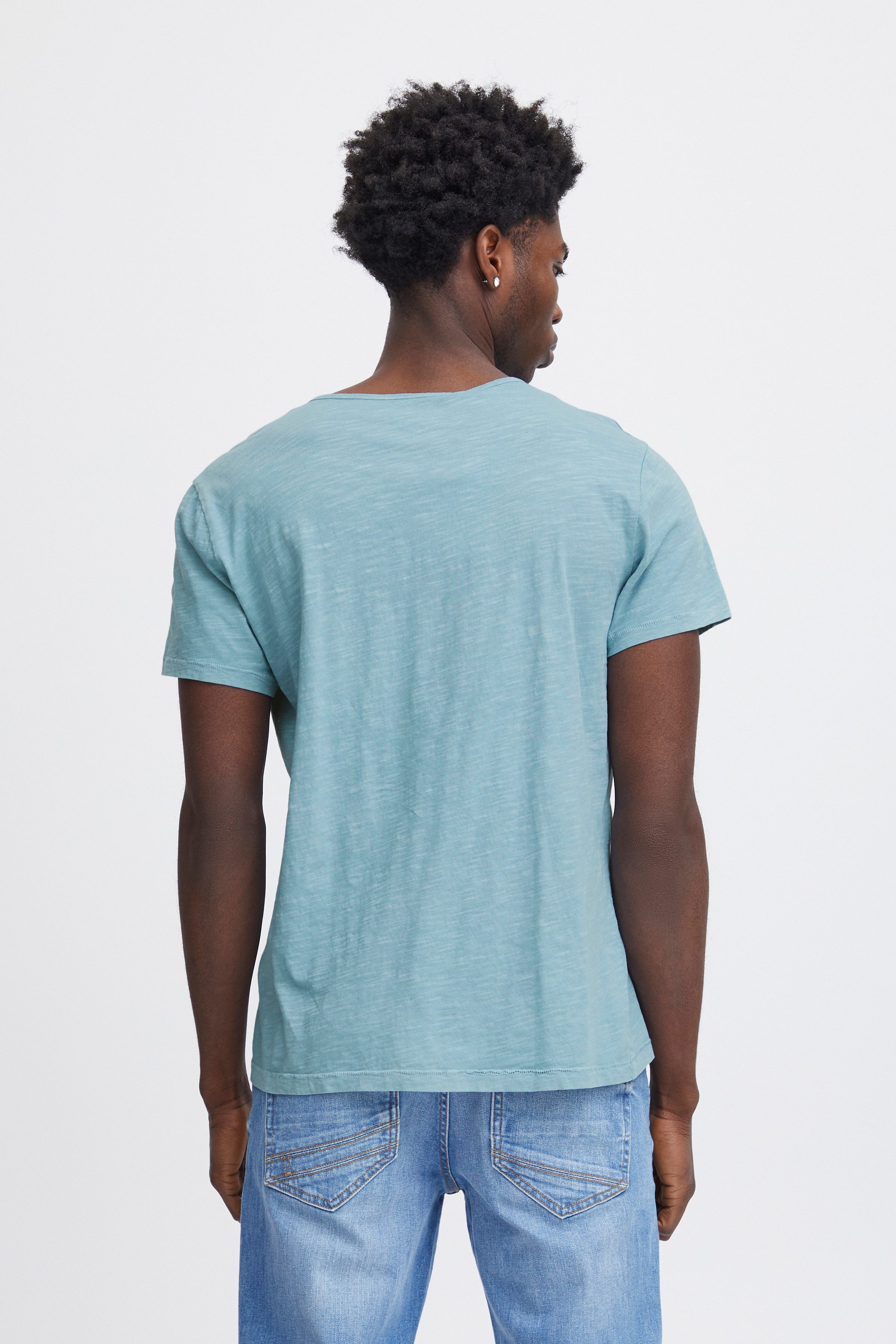 Blend T-Shirt BHAshton split neck tee mit Deko-Knopfdetail am Ausschnitt günstig online kaufen