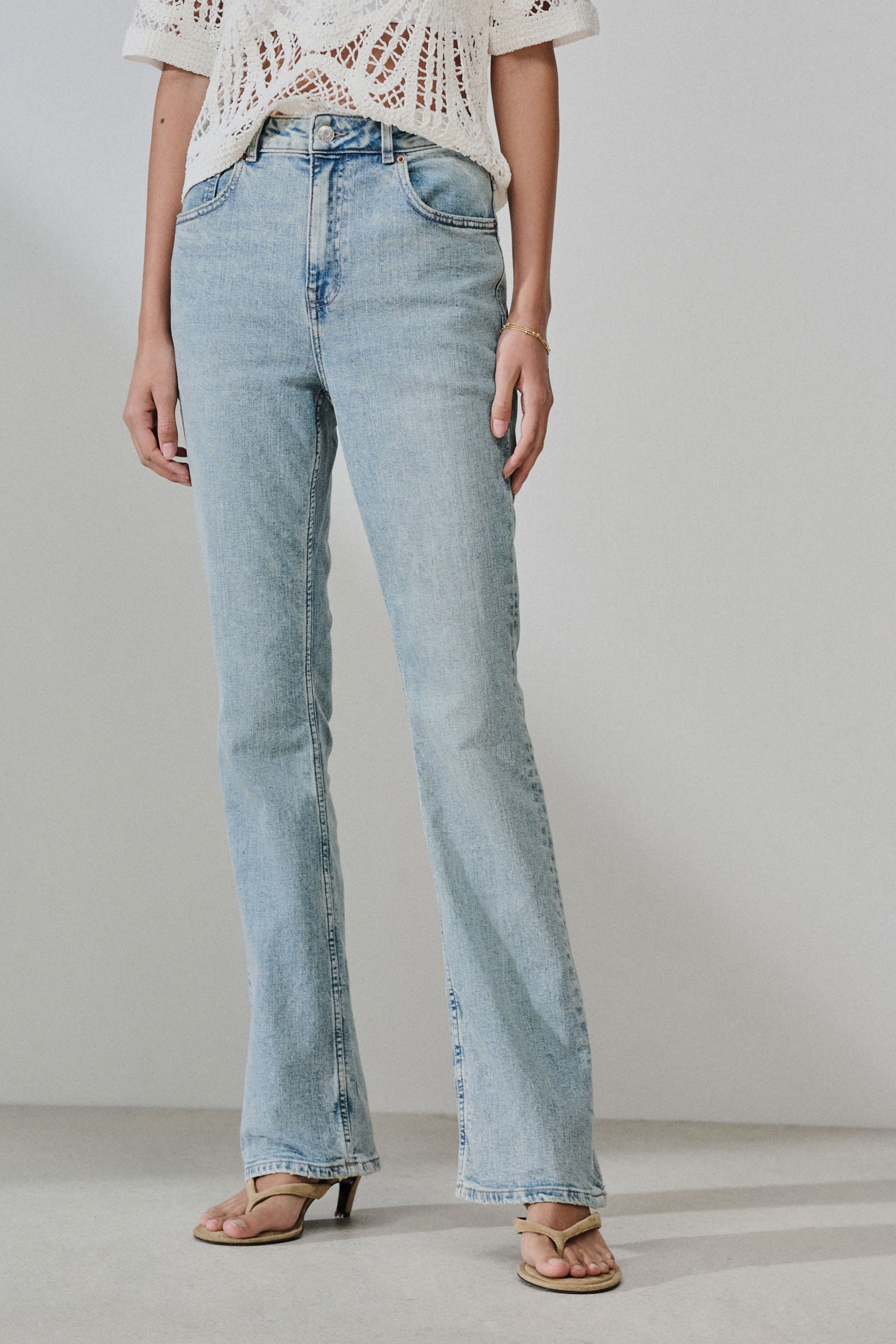Next Bootcut-Jeans Authentische Bootcut-Jeans mit mittelhohem Bund (1-tlg)