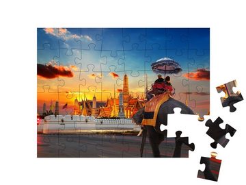 puzzleYOU Puzzle Ein Elefant mit Touristen im Wat Phra Kaew, 48 Puzzleteile, puzzleYOU-Kollektionen Bangkok, Städte Weltweit