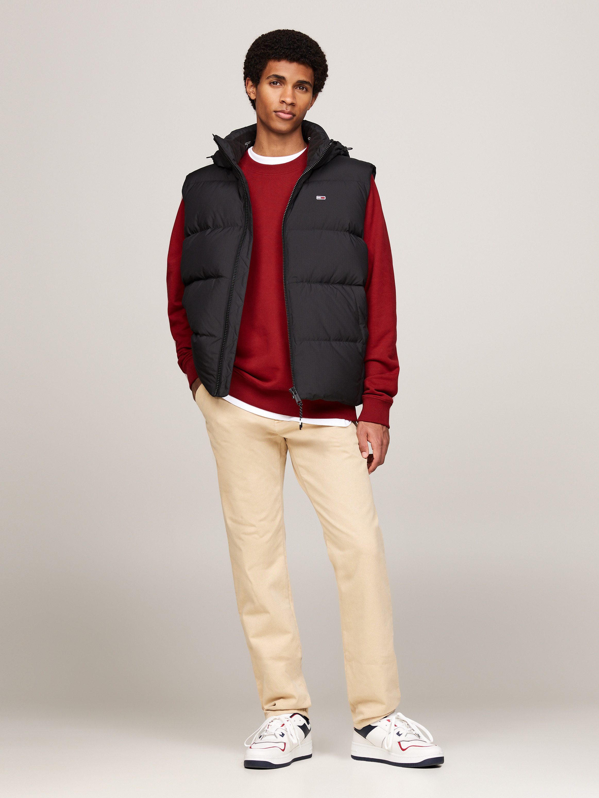 Tommy Jeans Steppweste TJM ESSENTIAL DOWN VEST EXT abnehmbare Kapuze mit Kordelzug