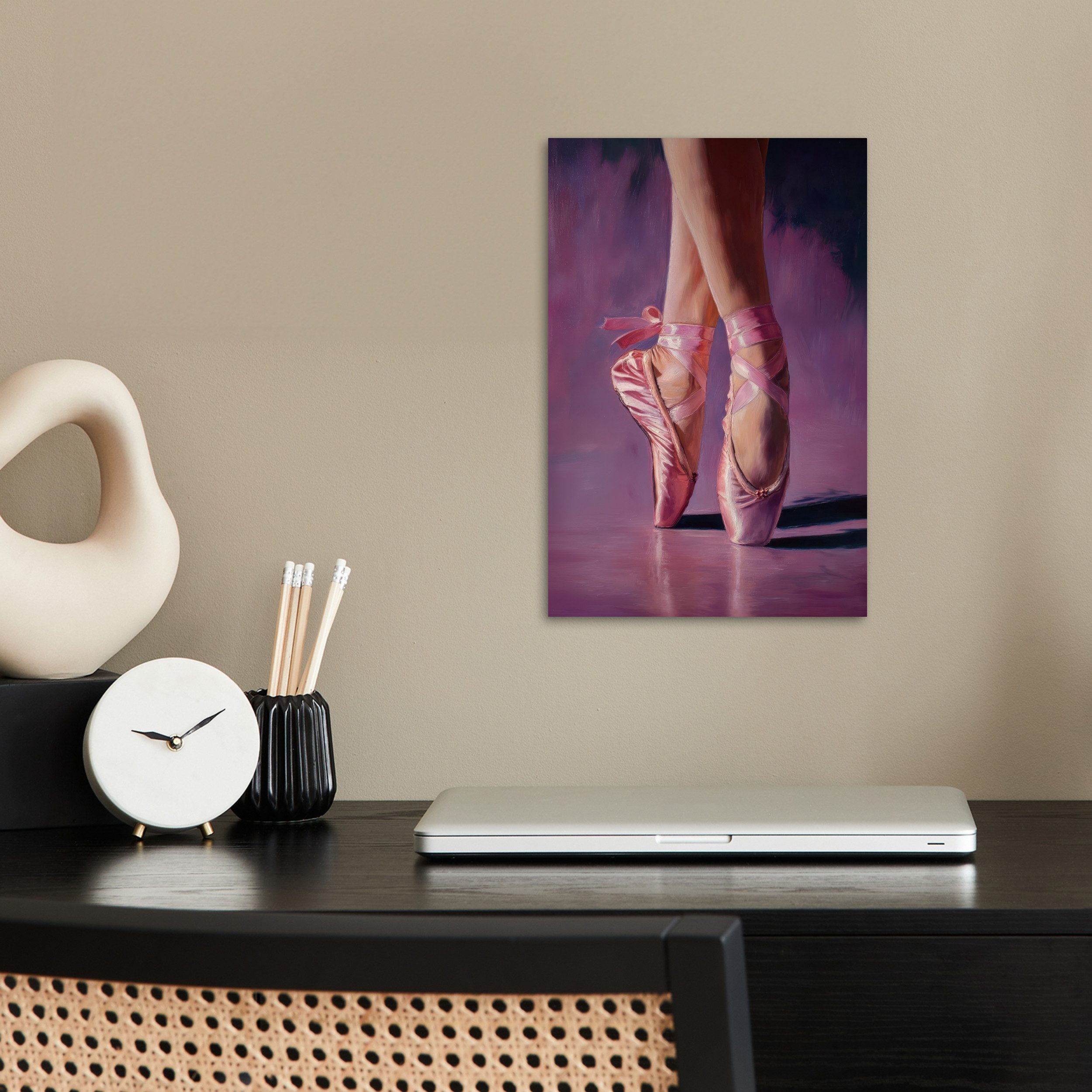 MuchoWow Poster Spitzenschuhe - Lila - Kontrast, (1 St), Poster ohne Rahmen, Wandbild, Wandposter, 20x30 cm