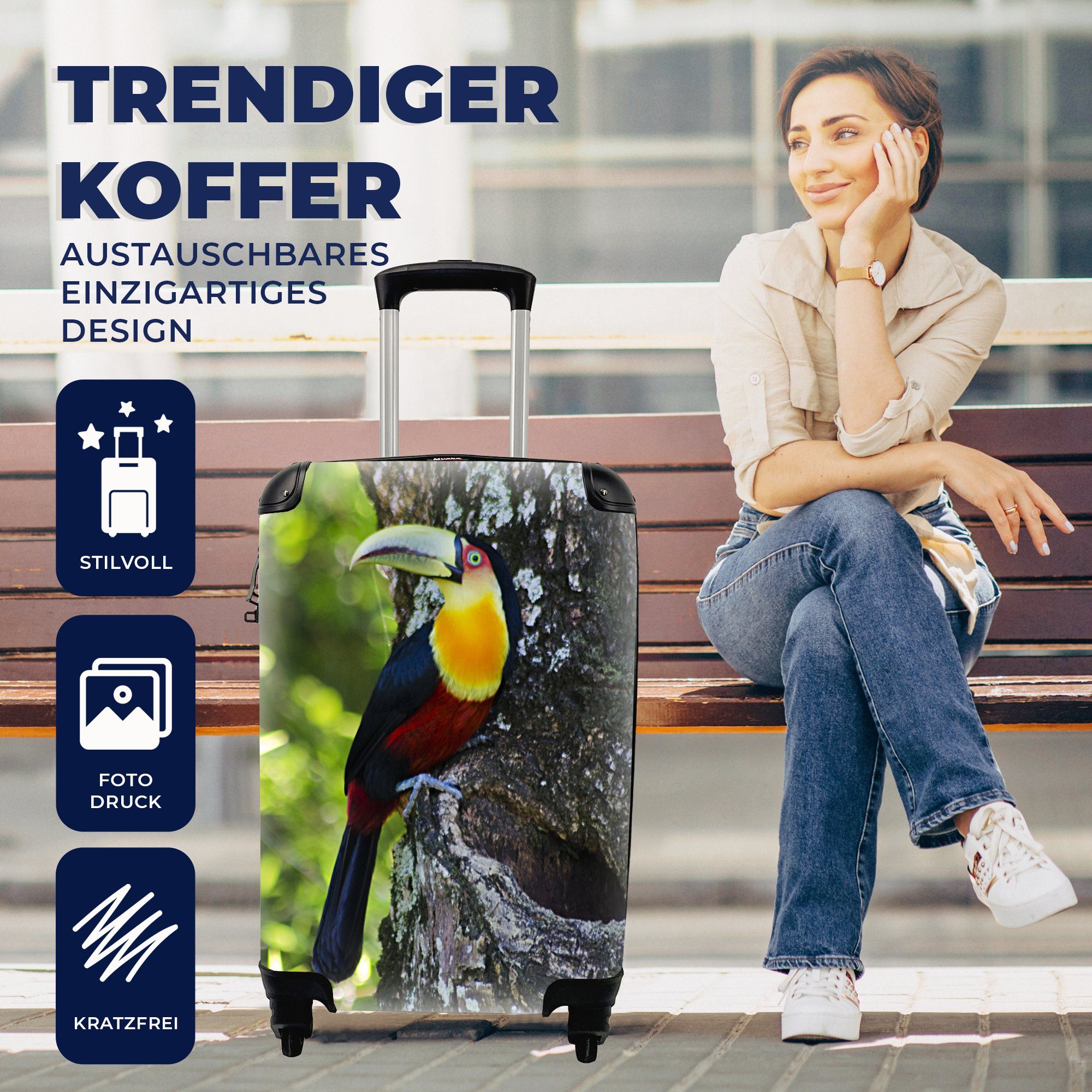 Schöner rollen, für von links, 4 aus mit Rollen, einem Handgepäckkoffer MuchoWow schaut Tukan Reisetasche Trolley, Handgepäck Reisekoffer Ferien, Baum nach