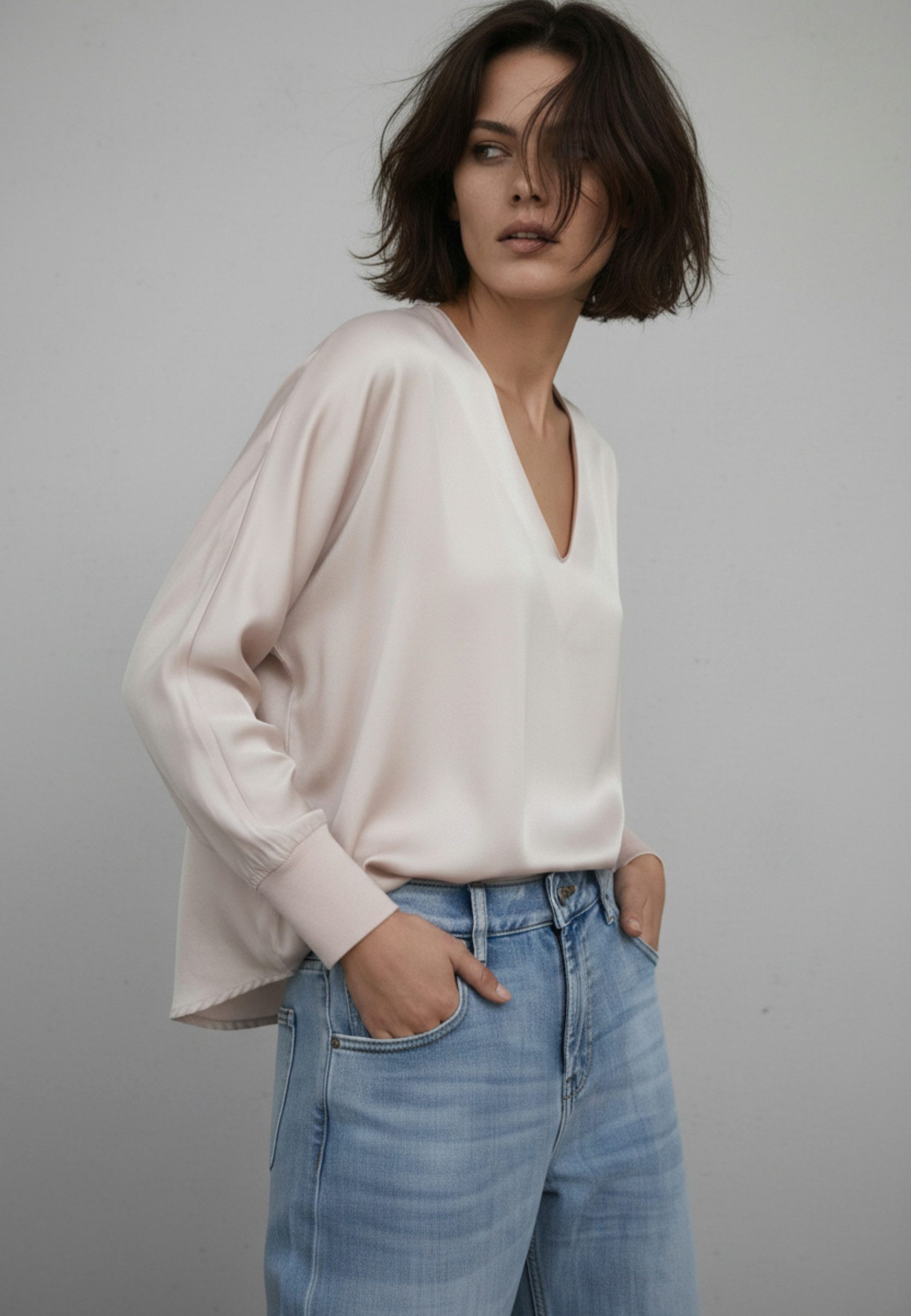 Andijamo-Fashion Schlupfbluse CHARMING Satinbluse mit dezentem Glanz