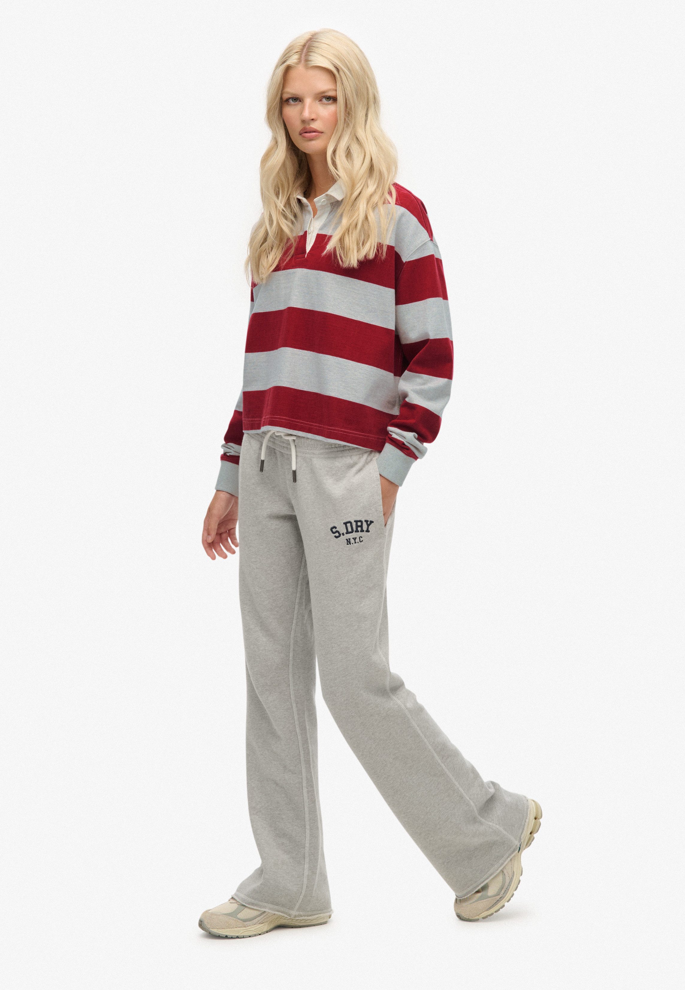 Superdry Sweathose ATHLETIC EMB FLARE JOGGER Baumwolle, slim fit