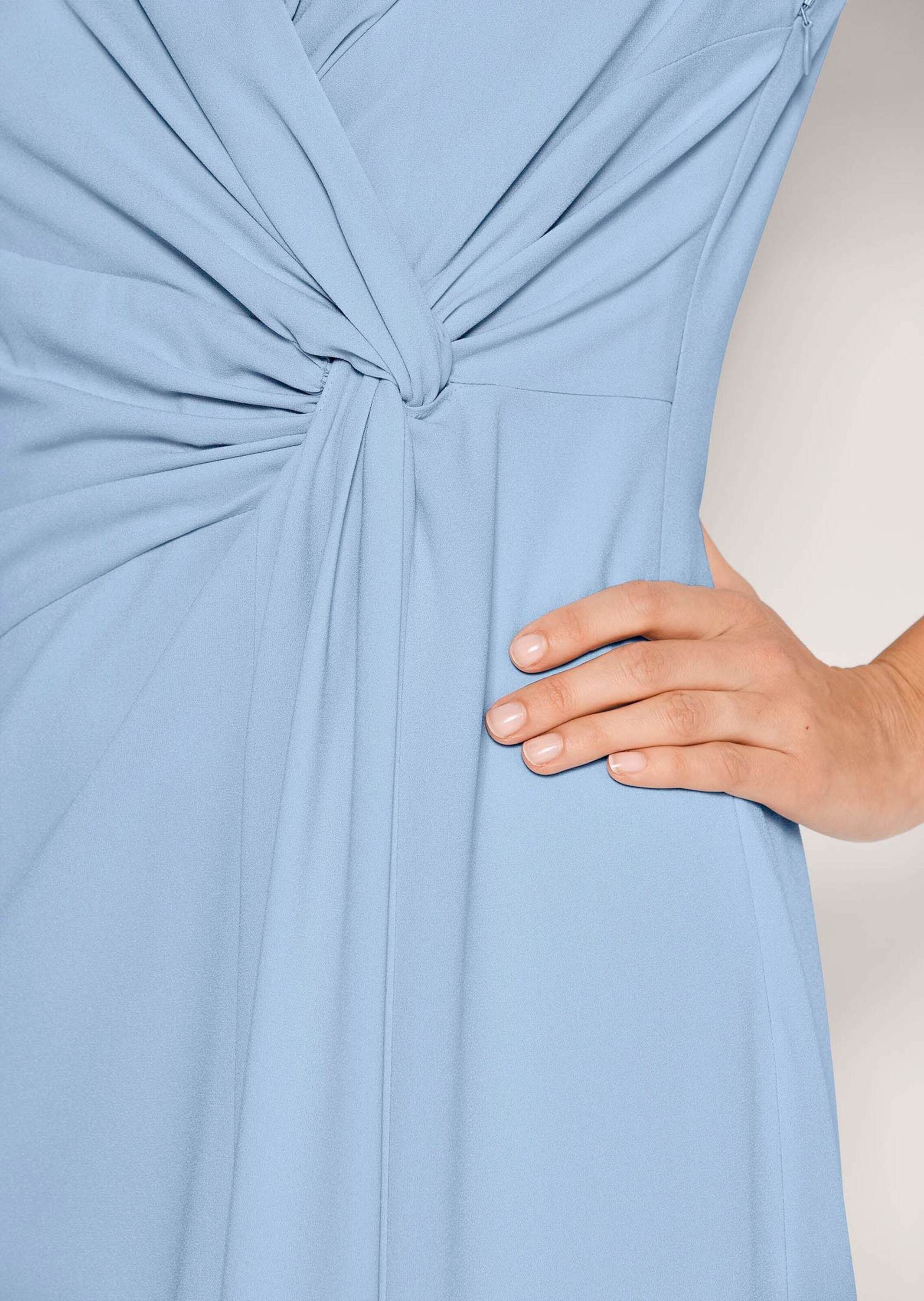 MADELEINE Midikleid Midikleid mit eleganter Drapierung Sommerkleid mit V-Ausschnitt, Knielänge und 3/4-Arm – Bild 4 von 5