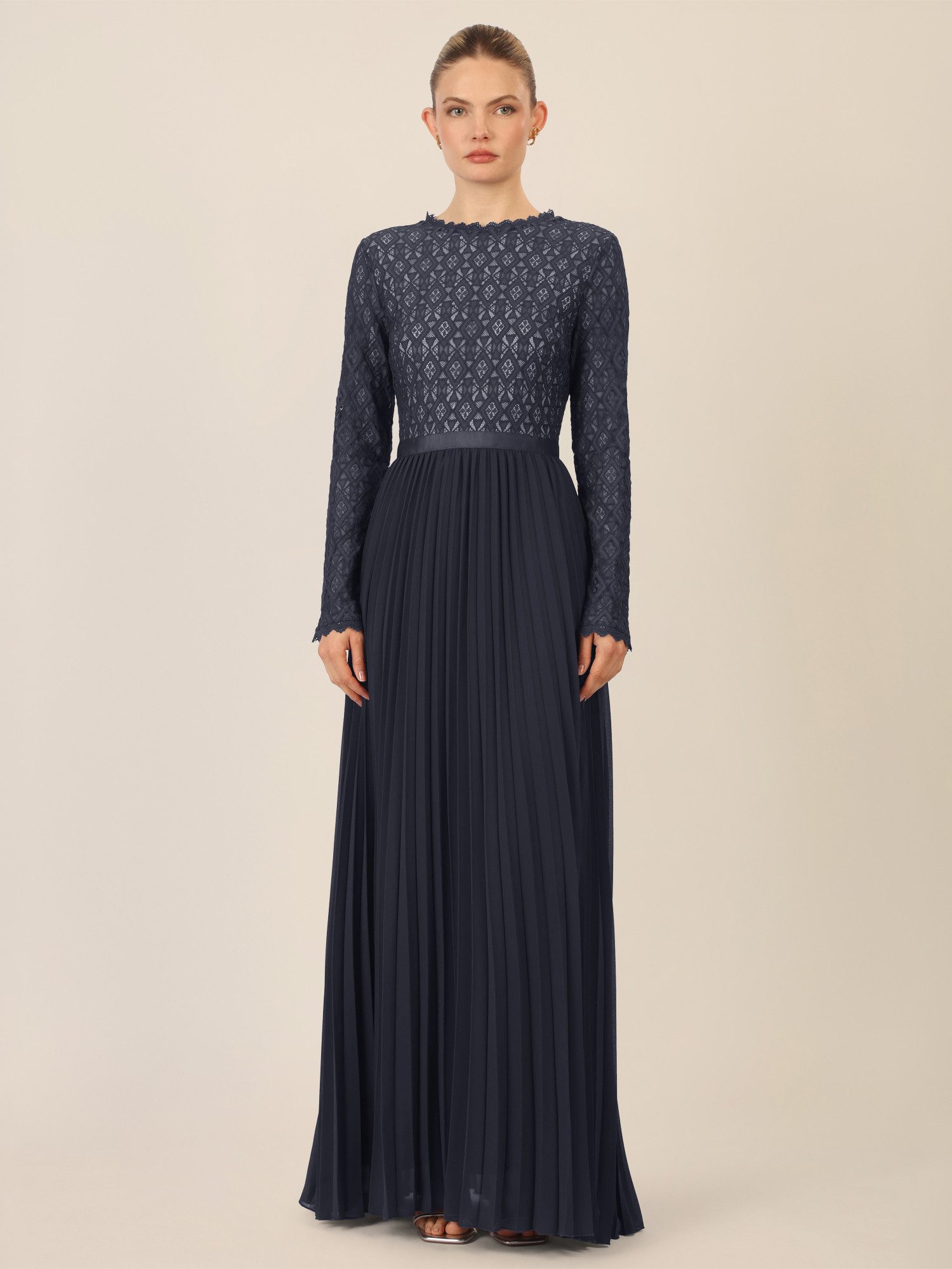 Apart Abendkleid mit Plisseerock günstig online kaufen