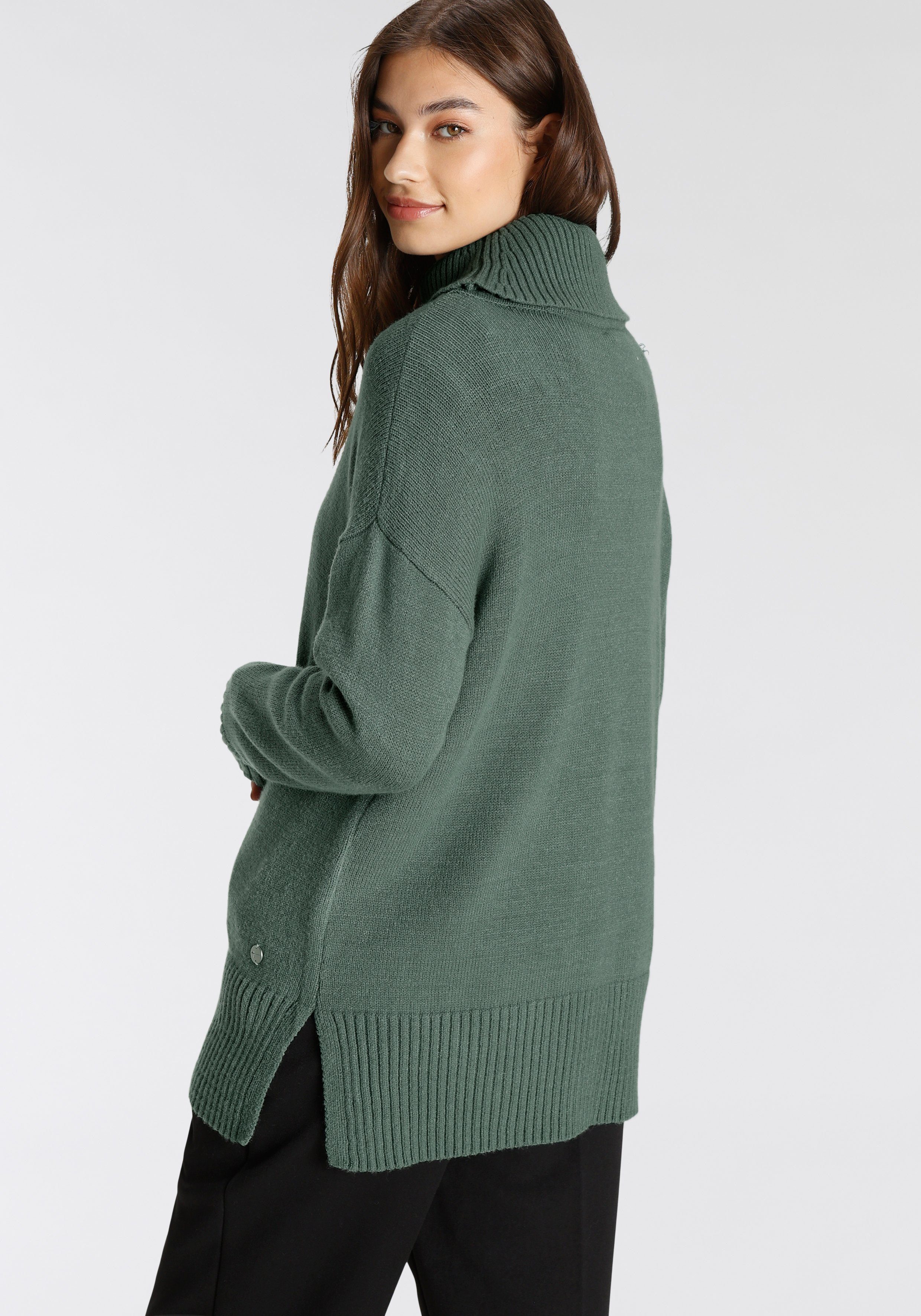 Tamaris Rollkragenpullover aus weicher Viskosemischung in lässiger Form mit seitlichen Schlitzen