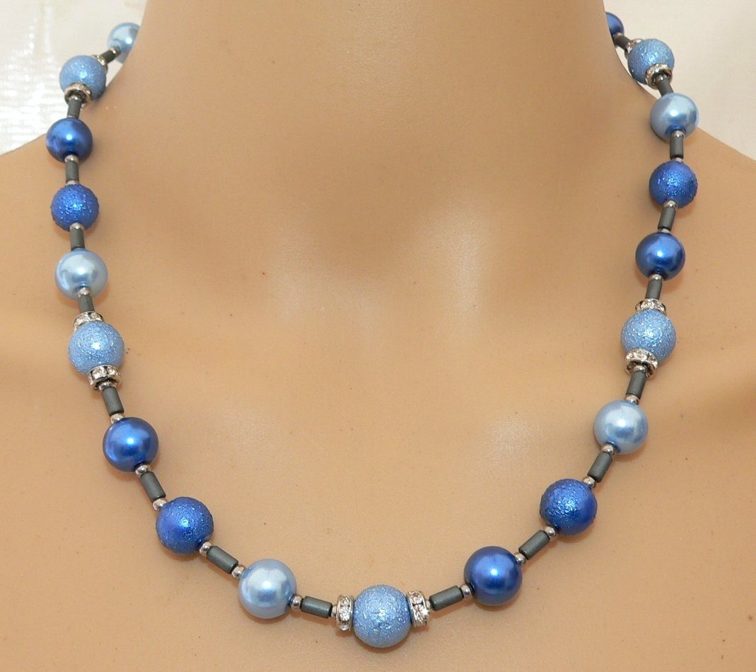 traumschmuck Perlenkette 244. Halskette Perlenkette Glasperlen dunkel/hellblau Hämatit Strass (Geschenk, Muttertag, Weihnachten, Geburtstag, Valentinstag, incl. Schmuckbox), handgefertigt, Made in Germany